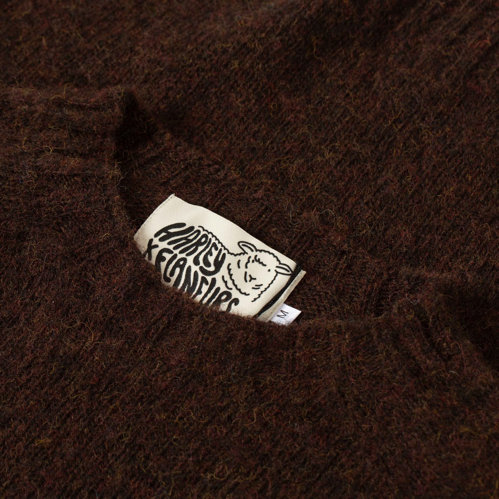 pull laine ecossais Harley of Scotland X Flâneurs détail mocha