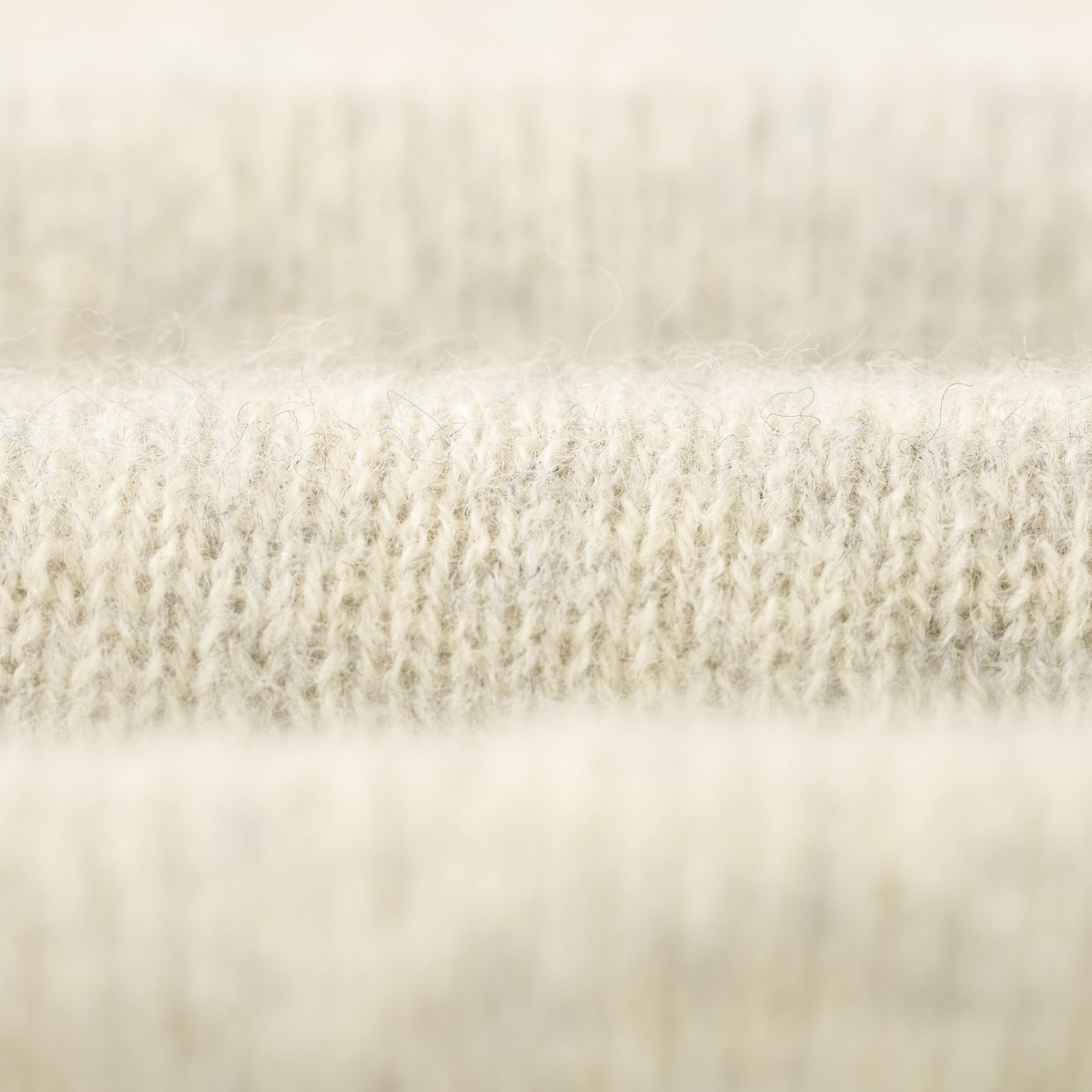 pull laine ecossais Harley of Scotland X Flâneurs closeup-pearl