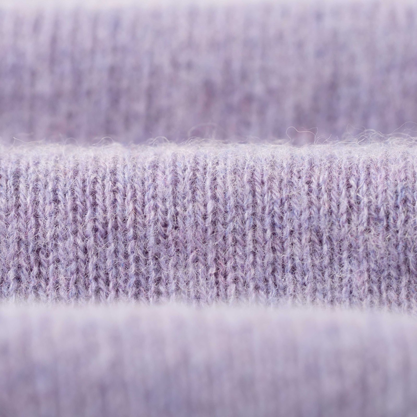 pull laine ecossais Harley of Scotland X Flâneurs closeup lavender