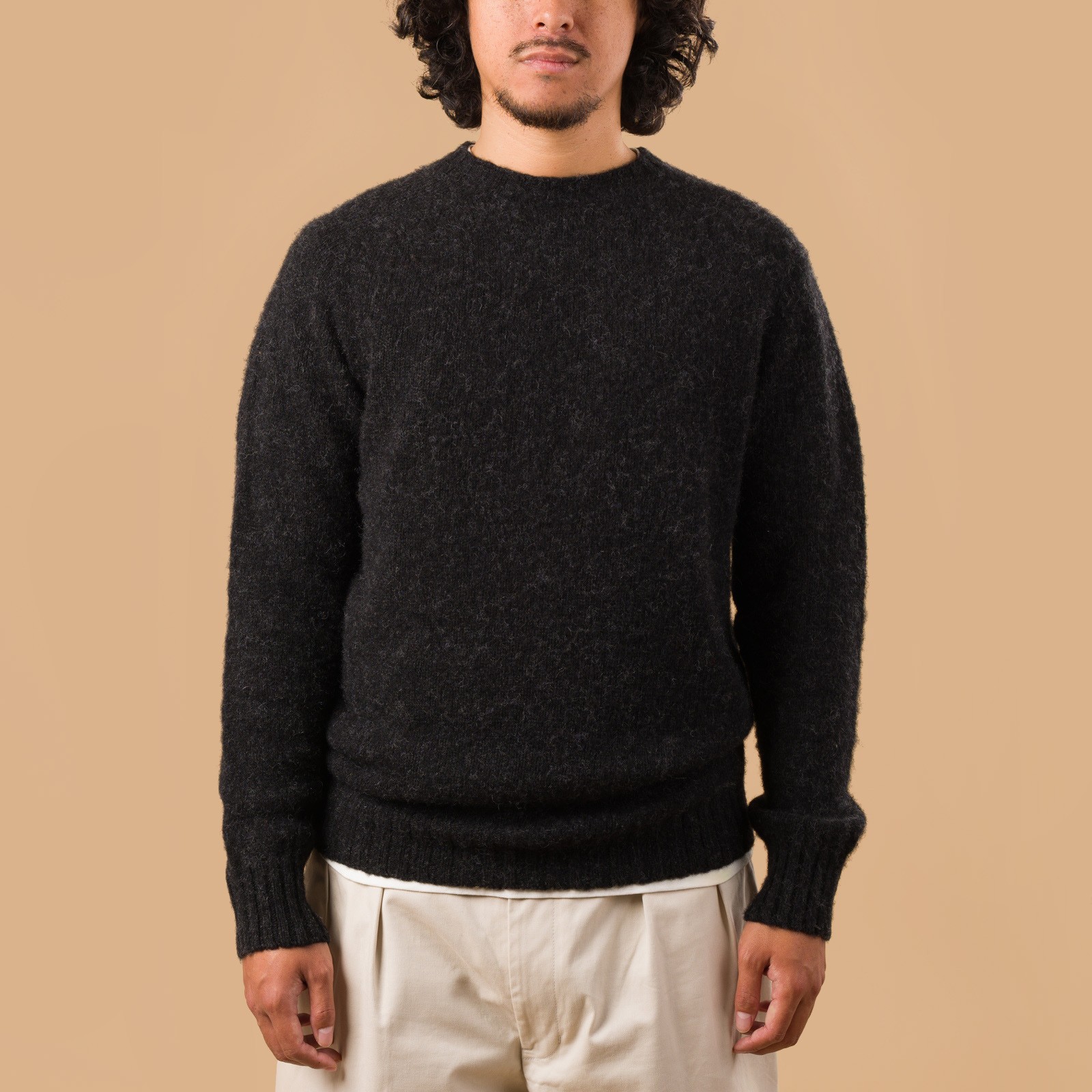 image portée de face pull HARLEY OF SCOTLAND X FLANEURS shaggy Crew Neck Crag