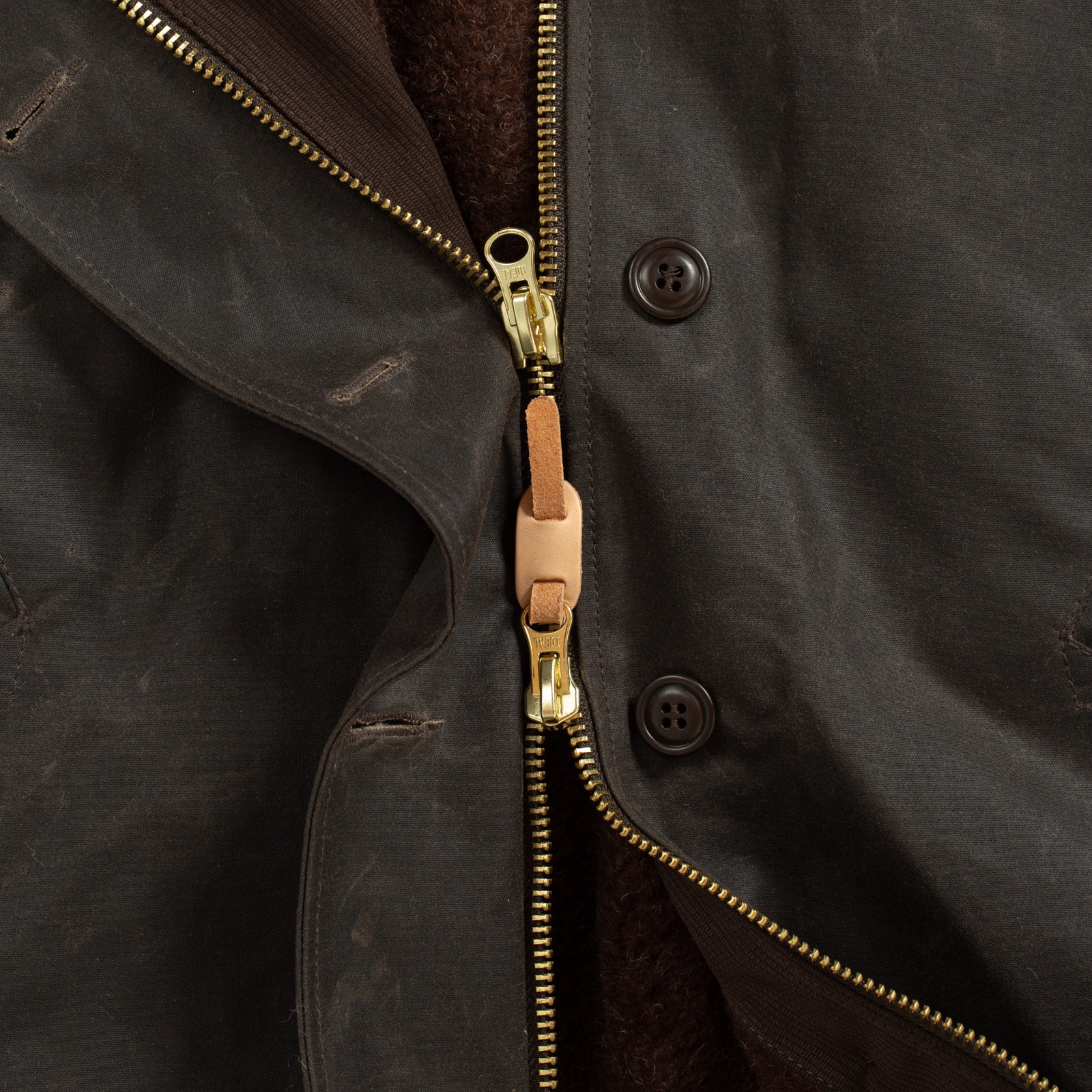 image-détail double zip flâneurs-MANIFATTURA-CECCARELLI-New Deck Jacket Chocolate  (4)
