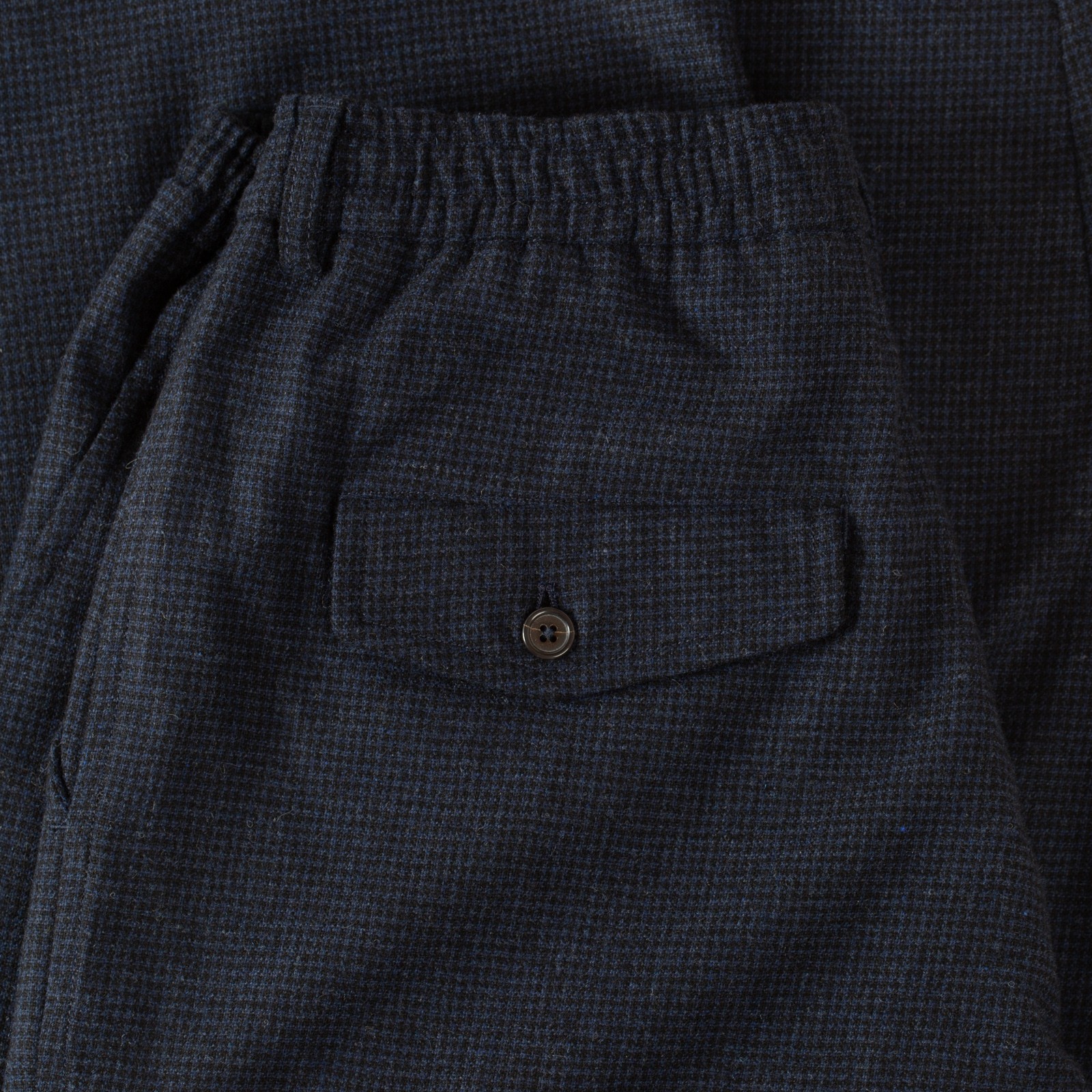 detail poche flaneurs pantalon large UNIVERSAL WORKS Brushed Bari Oxford Pant Navy (1)