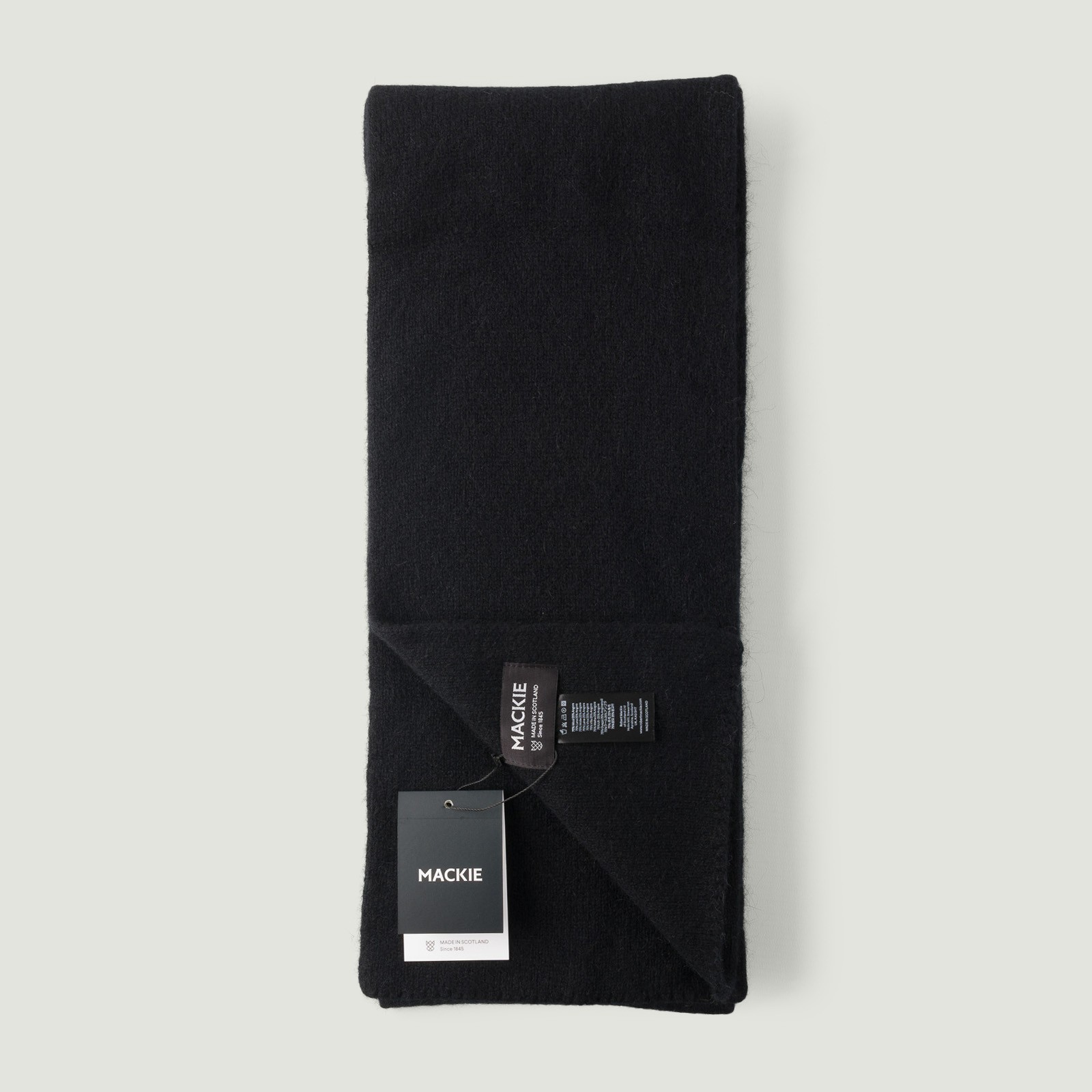Image-Flâneurs_MACKIE / Caolas Plain Scarf Black-Vignette