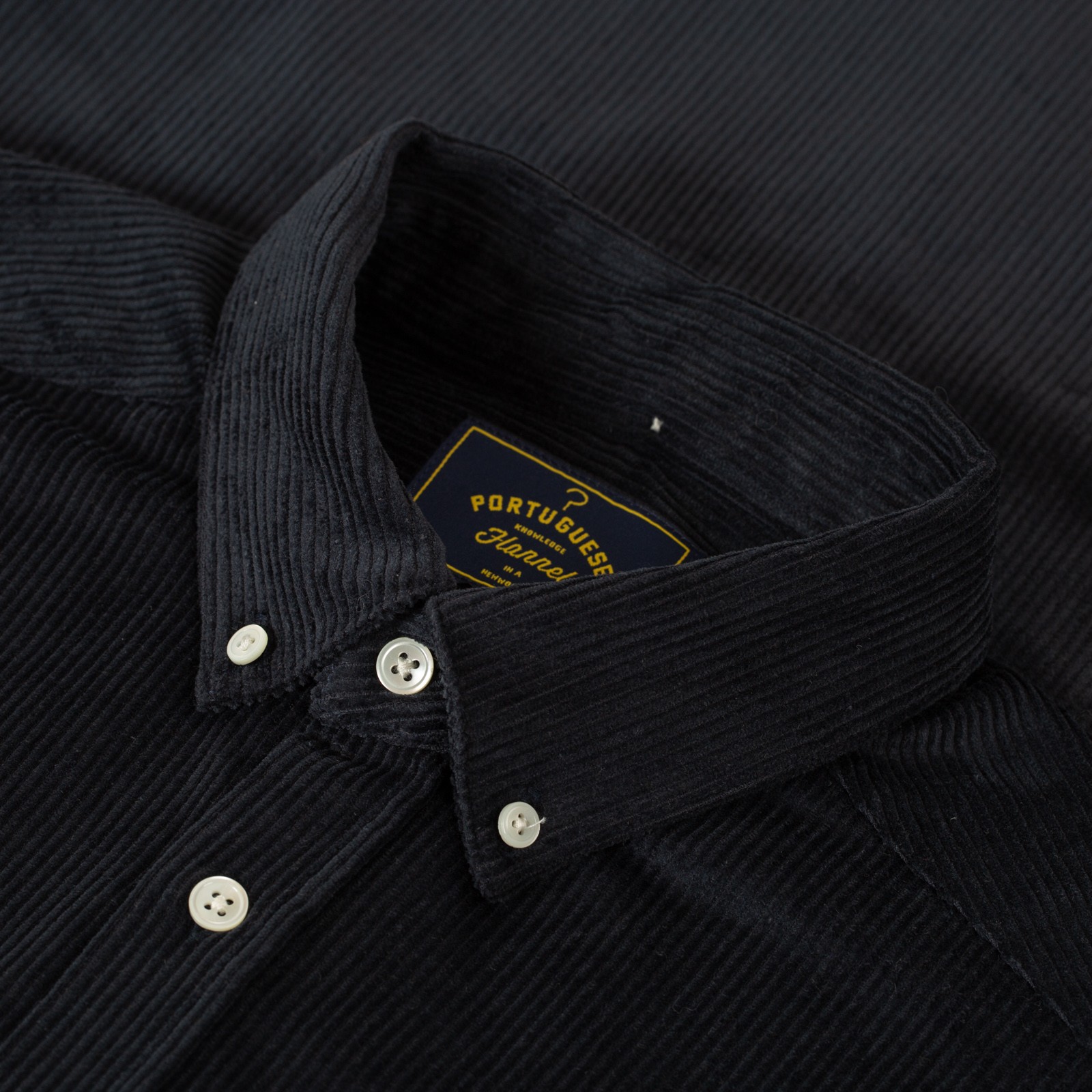 PORTUGUESE FLANNEL flâneurs chemise velours Lobo navy col