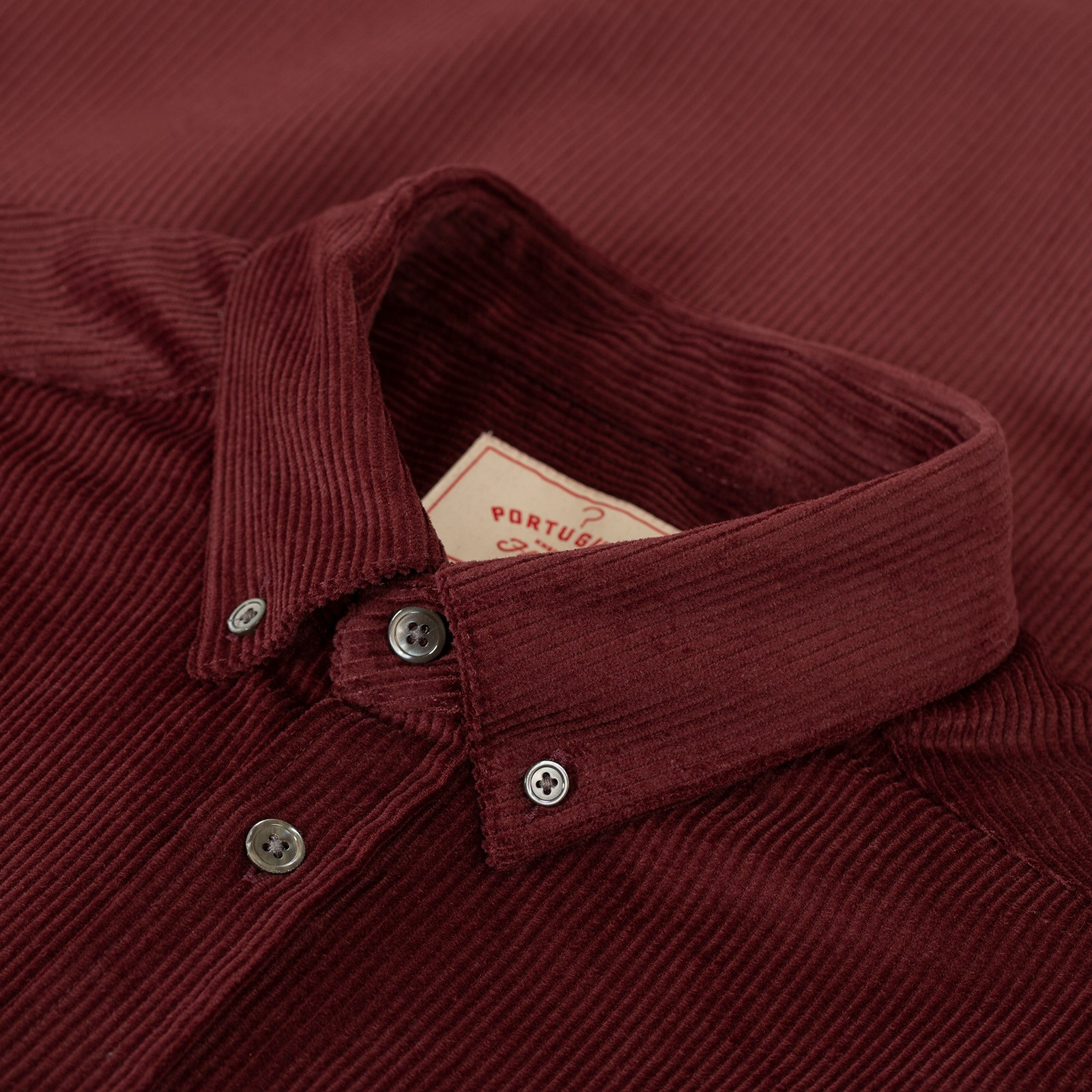 PORTUGUESE FLANNEL flâneurs chemise velours Lobo Bordeaux detail col