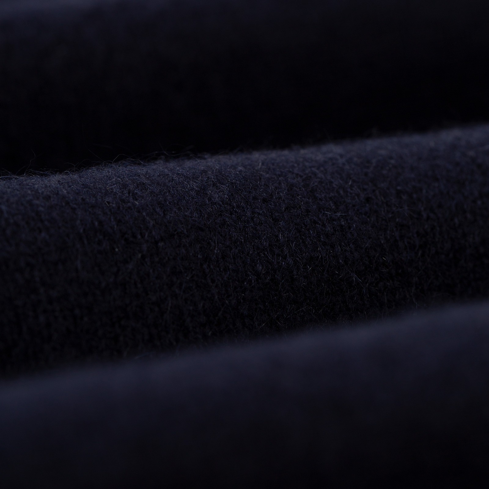 closeup Nitto X Flaneurs pull Bedros geelongora navy