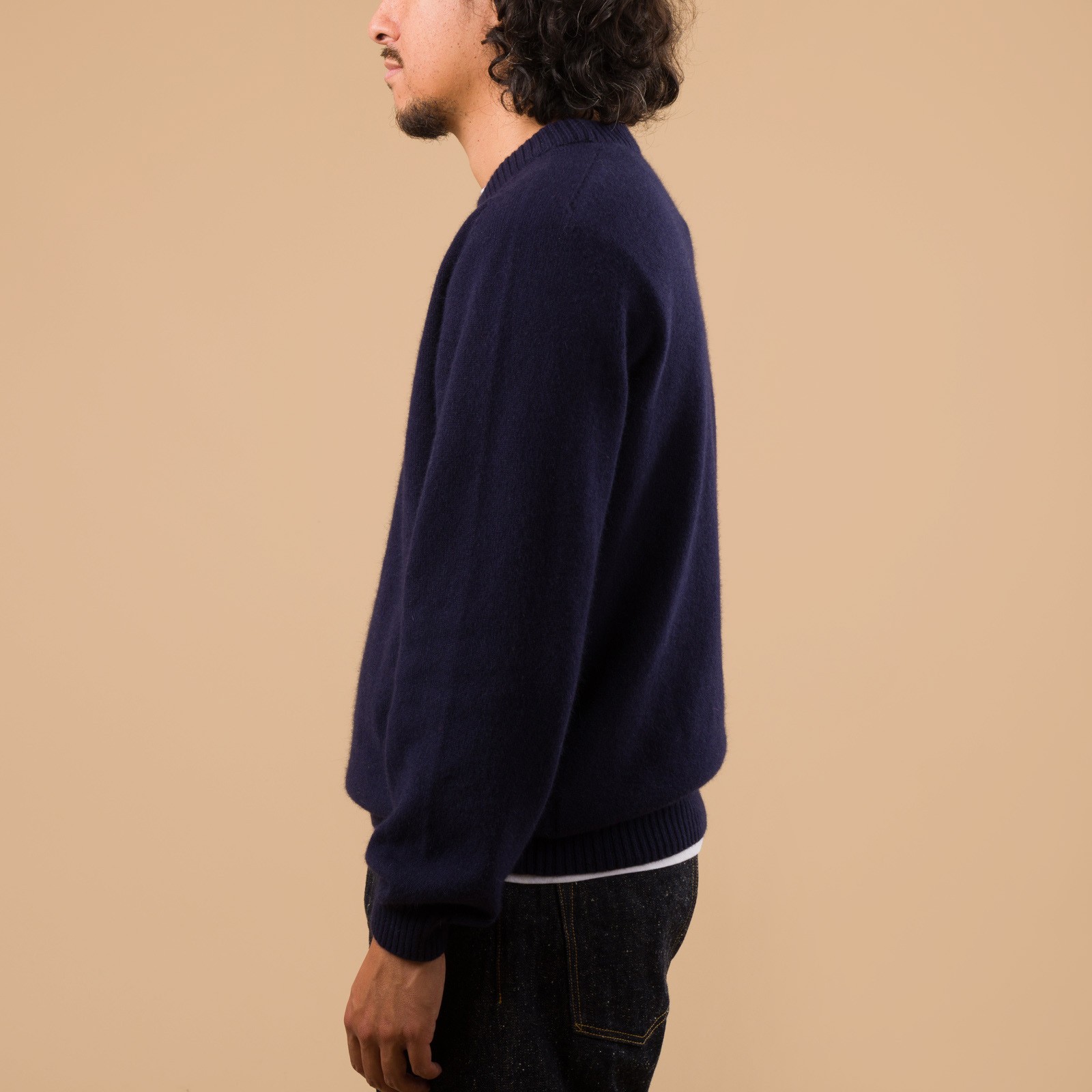 vignette Nitto X Flaneurs pull Bedros geelongora navy porté de profil