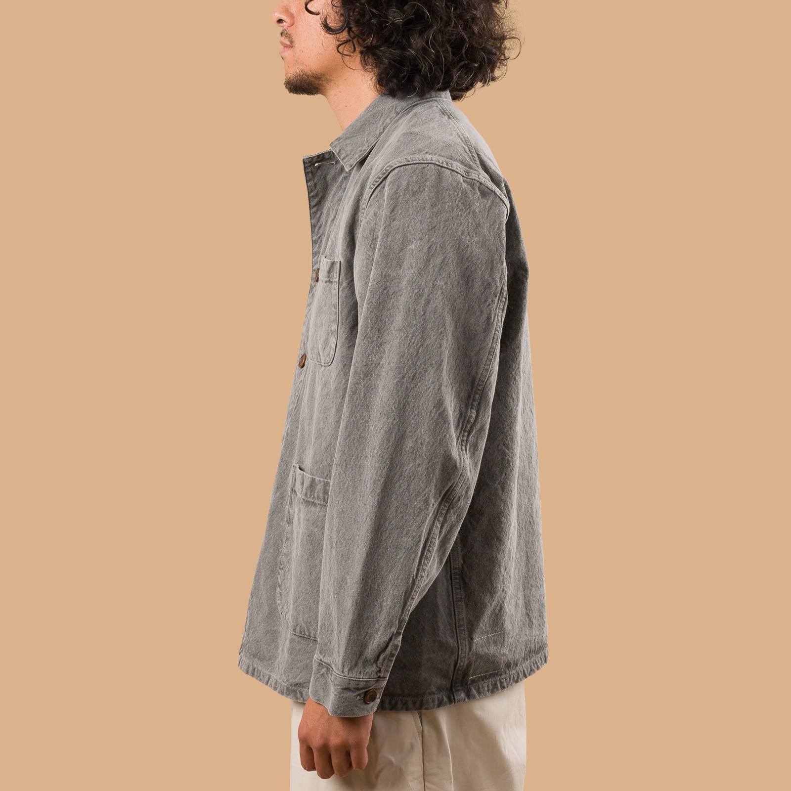 Image_Flâneurs_Vest-Seuvas_de-profil