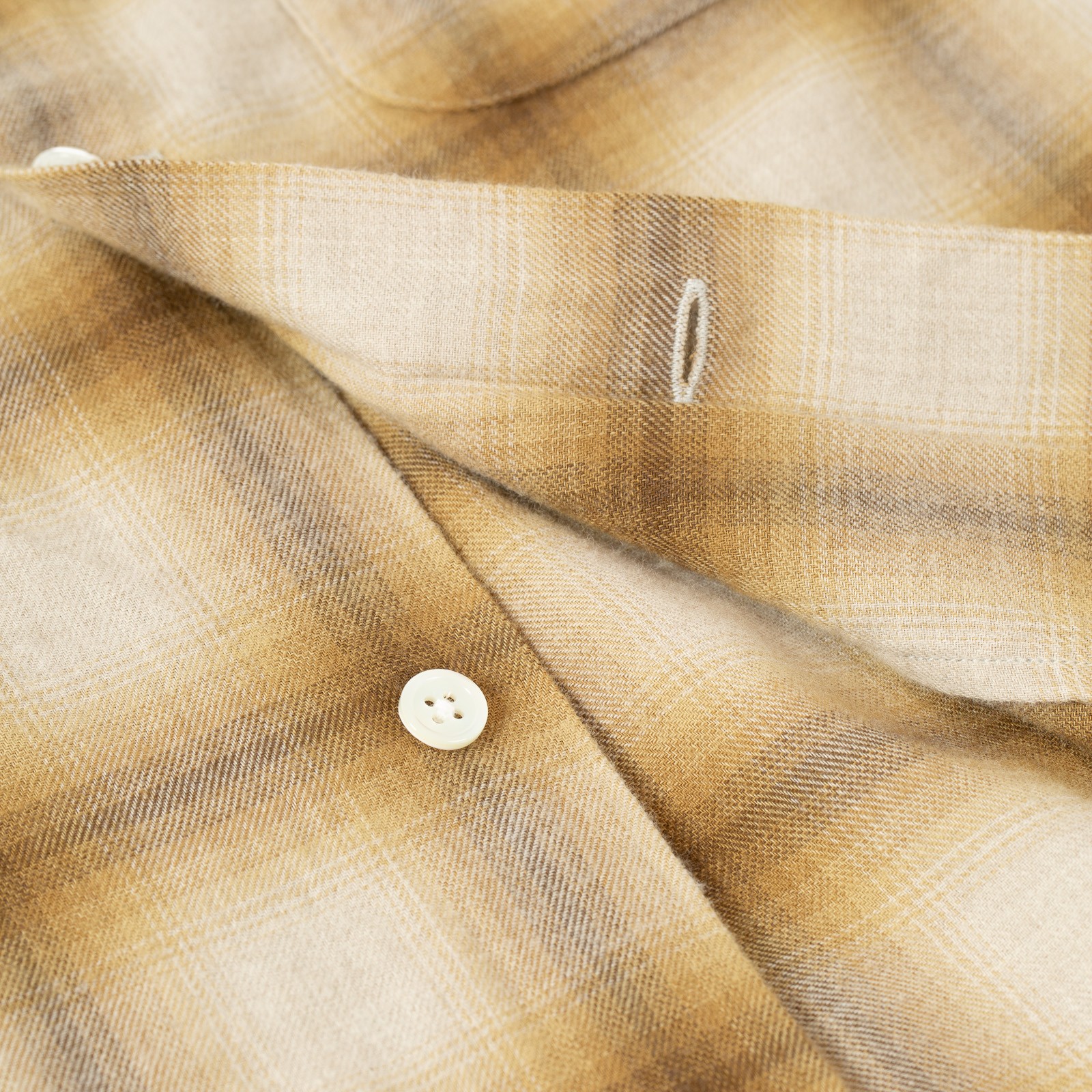 Image-Flâneurs_BEAMS PLUS / Open Collar Ombre Brown_détail