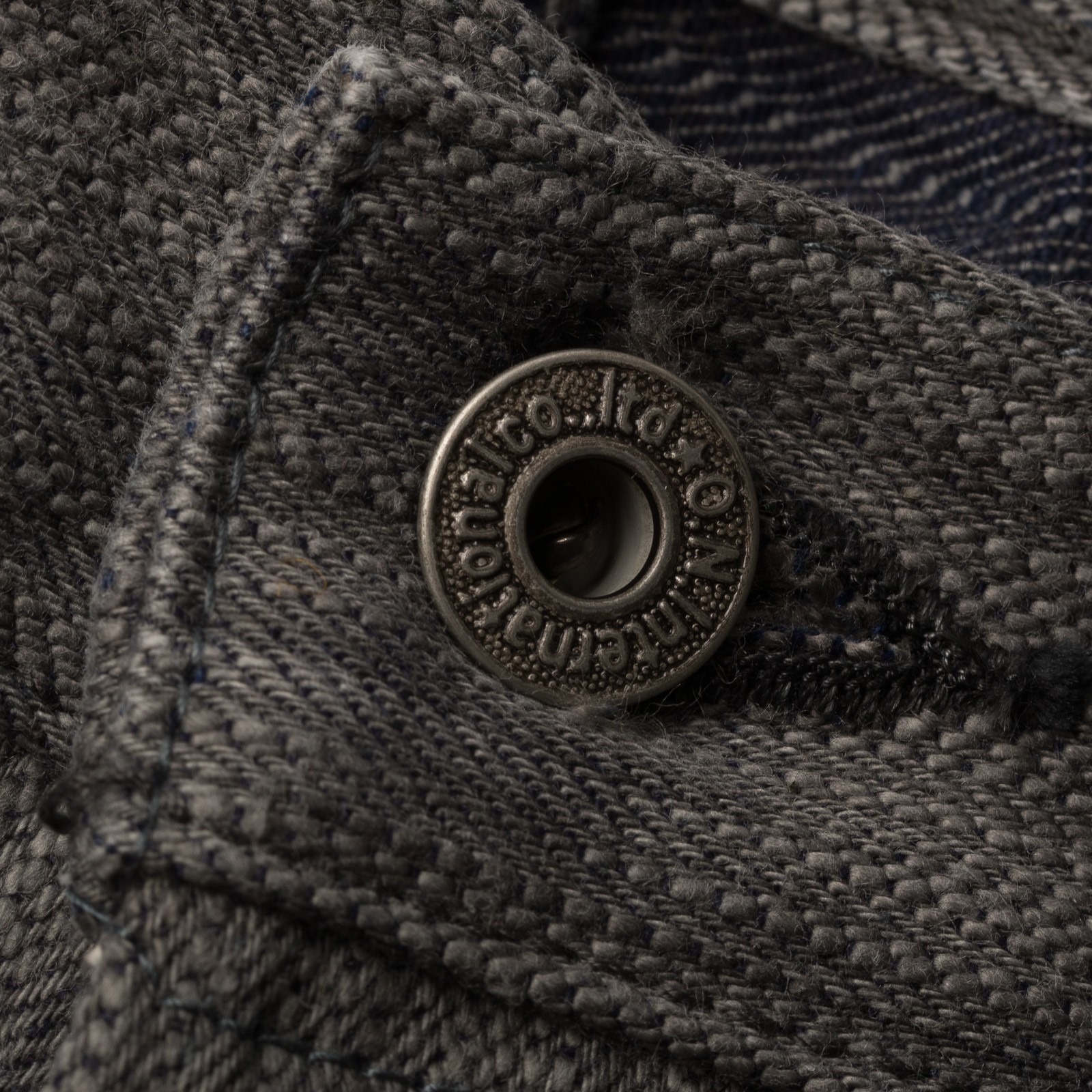 Image-Flâneurs_ONI DENIM / 275-AW Awa Sumi × Awa Sho-Ai 20oz Denim Regular Straight_detail-2