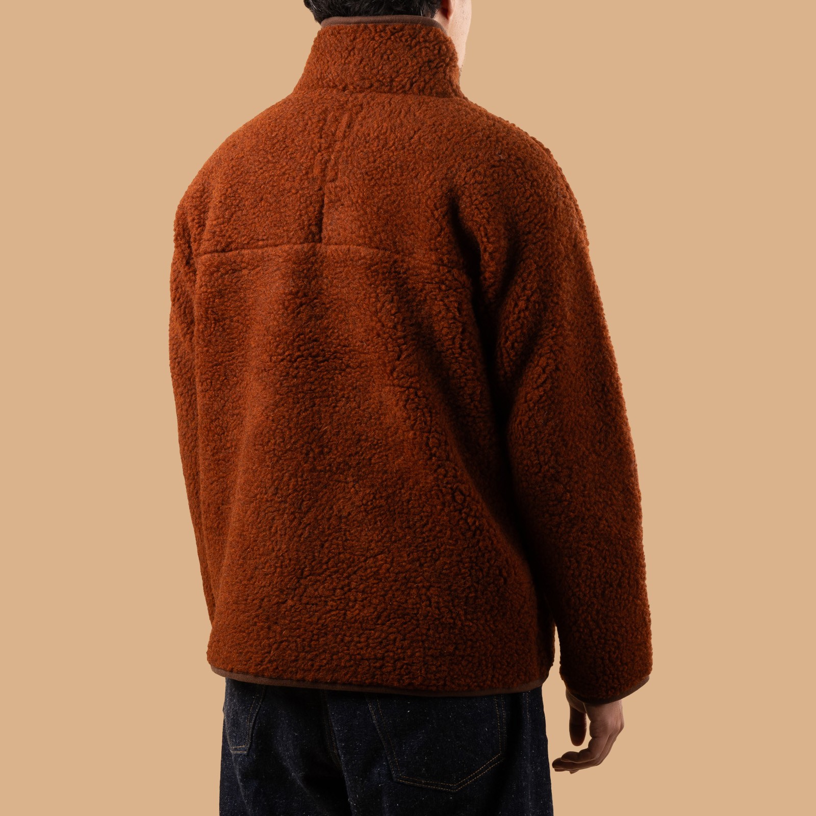 image-portée-de-dos-Colbreaker-x-Flâneurs-cognac-fleece-wool-pile-1