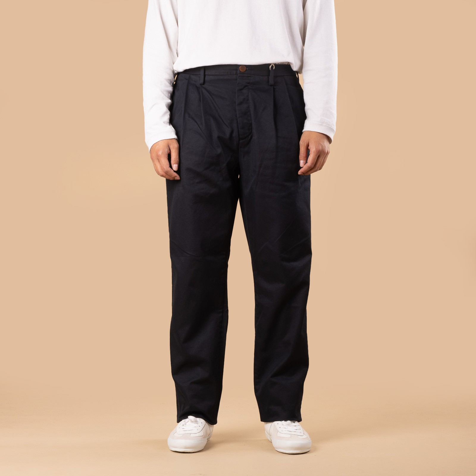 Image-Flâneurs SEUVAS / Chino 2Tuck Trousers Navy_de-face