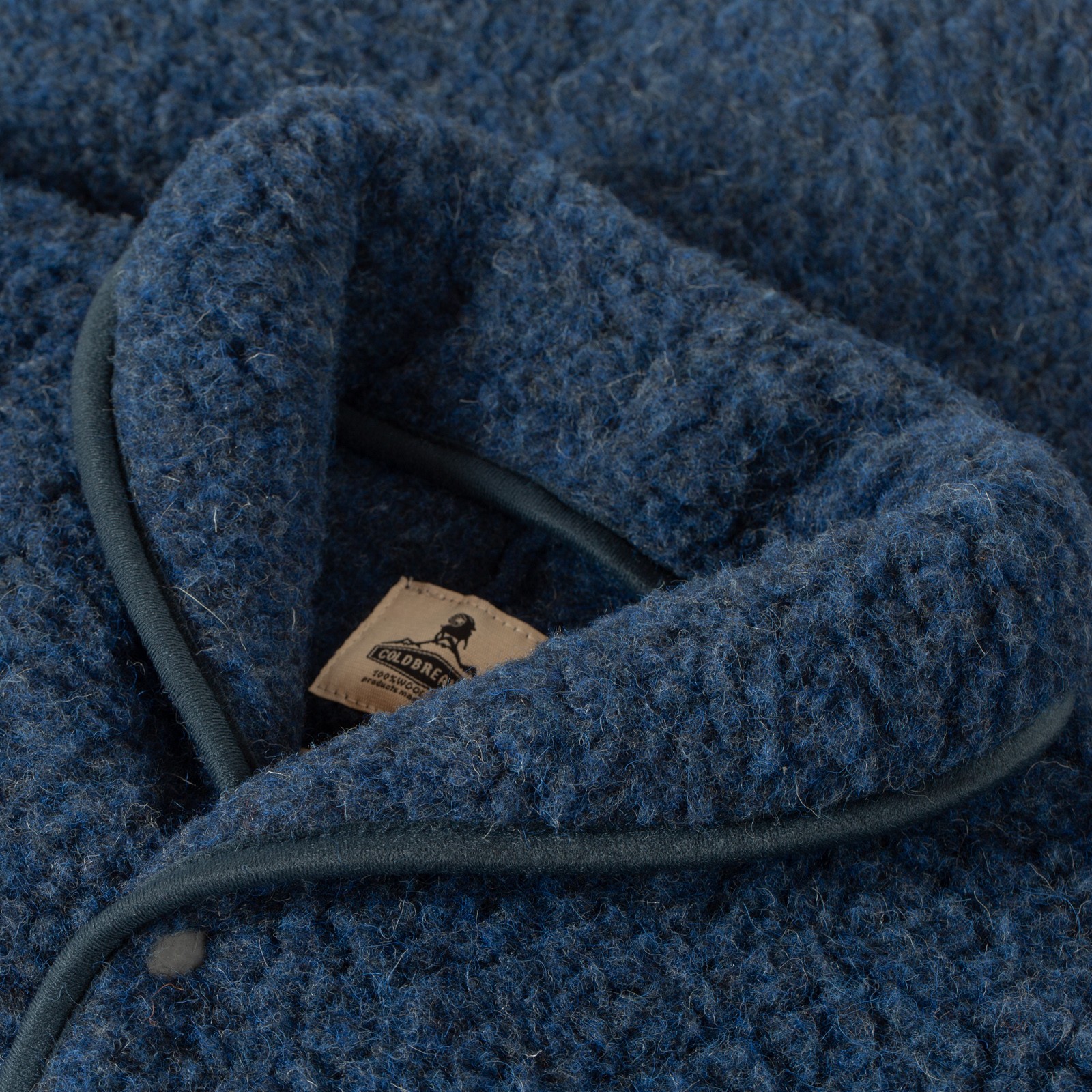 détail COLDBREAKER  Flâneurs Wool Pile Retro Jacket Dark Blue col