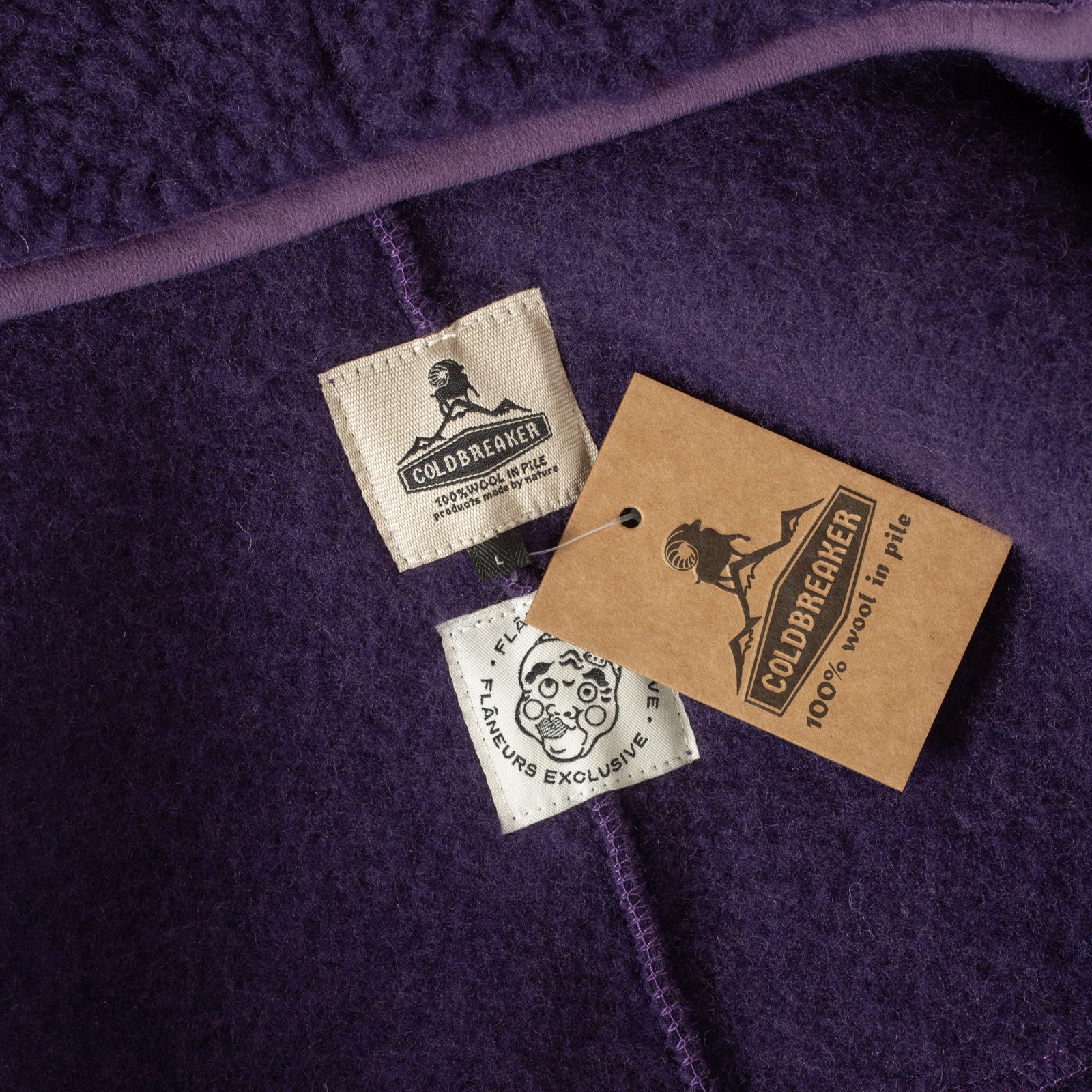 détail COLDBREAKER  Flâneurs Wool Pile Retro Jacket Plum tag