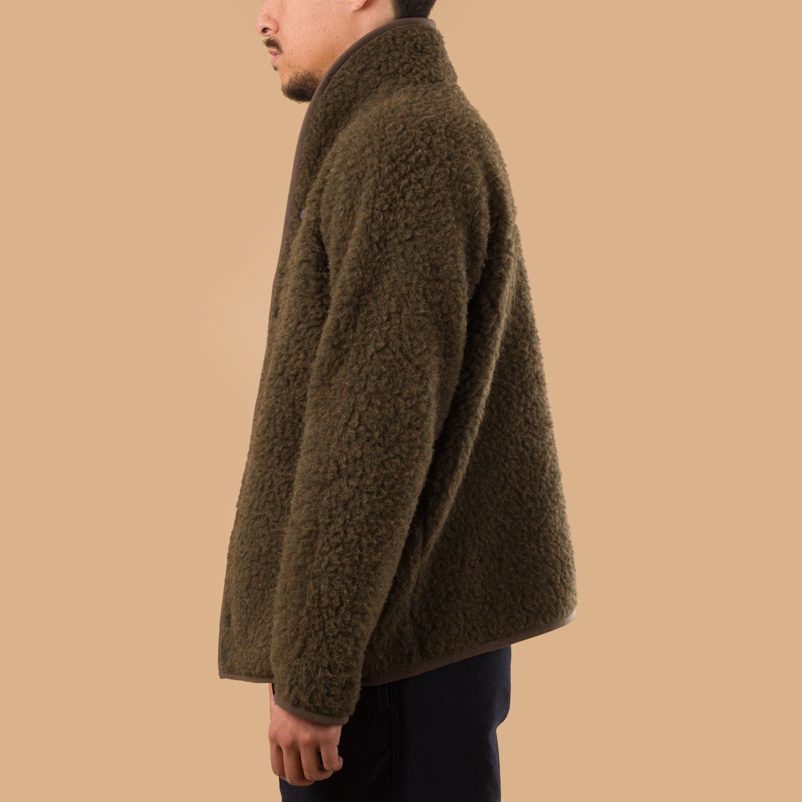 image-portée-de-profil Colbreaker-x-Flâneurs-khaki-fleece-wool-pile-1 (1)