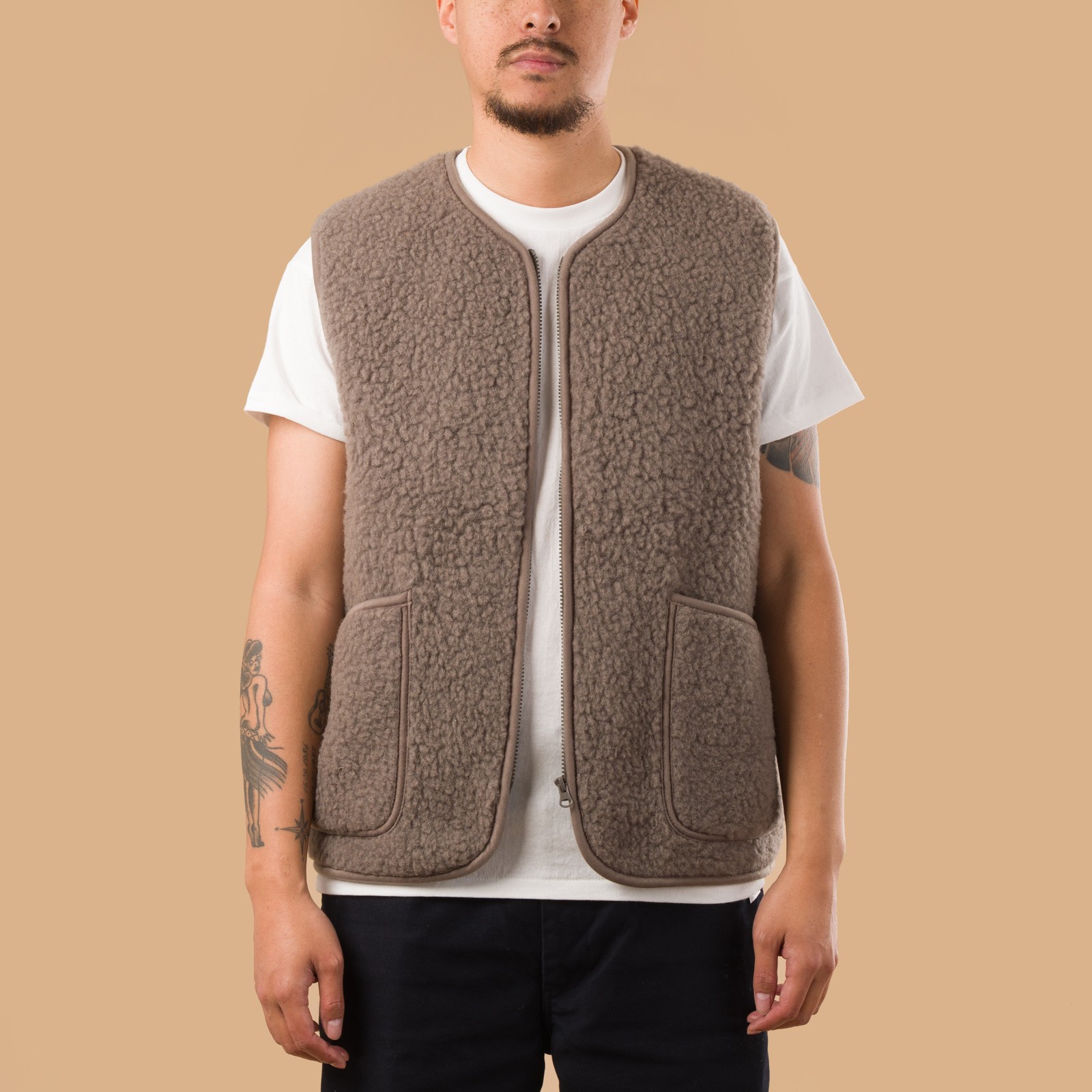 image flâneurs-COLDBREAKER-veste-en-laine-sans-manche-Pepitko-Vest-mouse de face (1)
