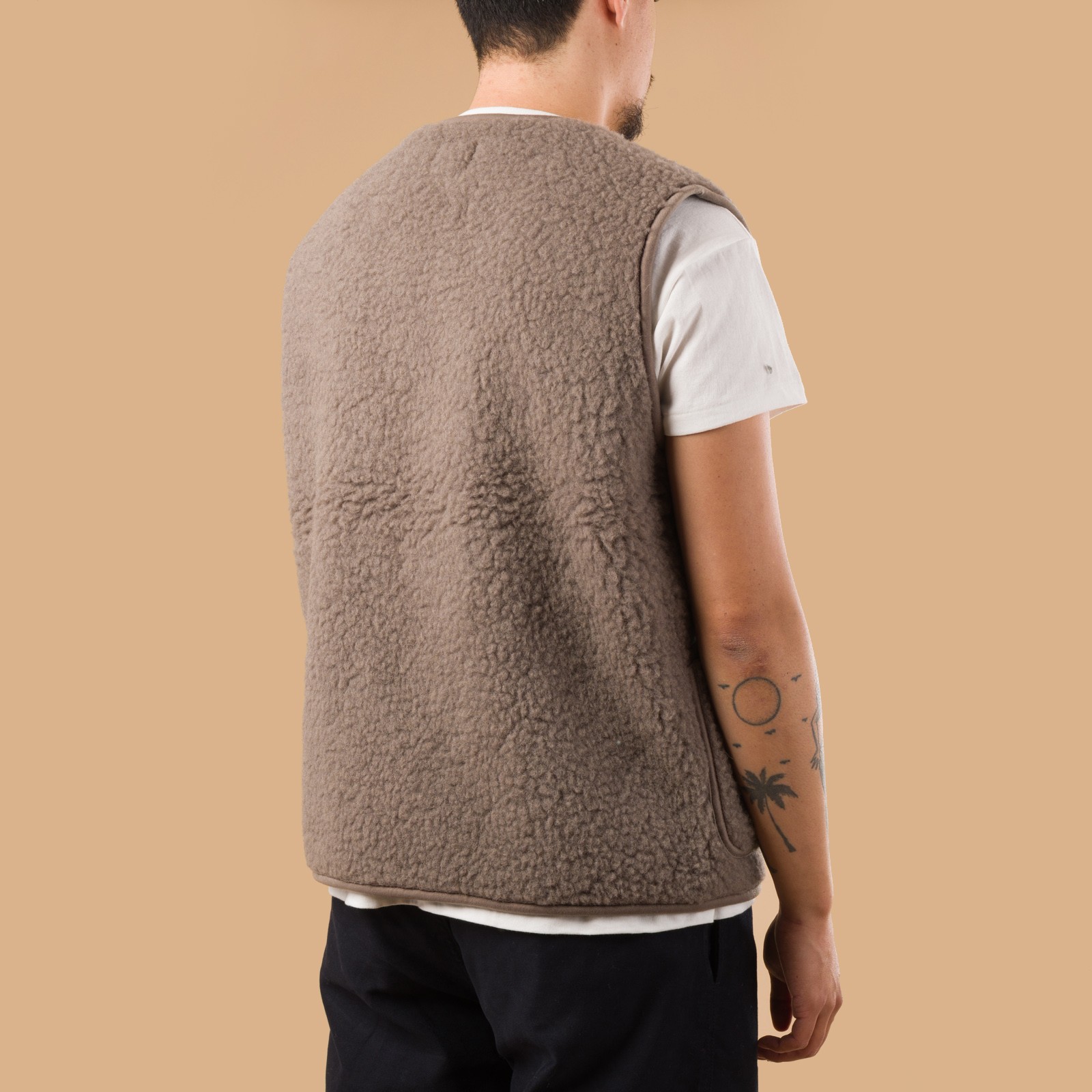 image flâneurs-COLDBREAKER-veste-en-laine-sans-manche-Pepitko-Vest-mouse de dos