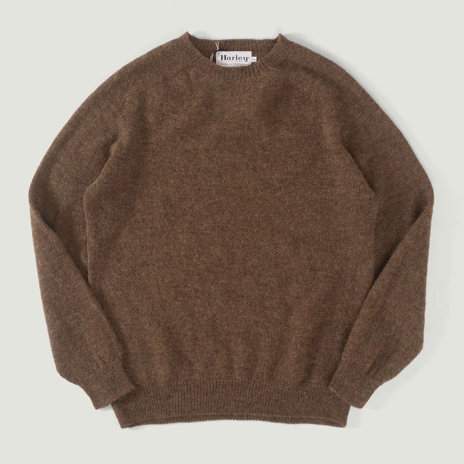 Vignette flâneurs HARLEY OF SCOTLAND 1 Ply Voe True Shetland Crew Neck Moorit