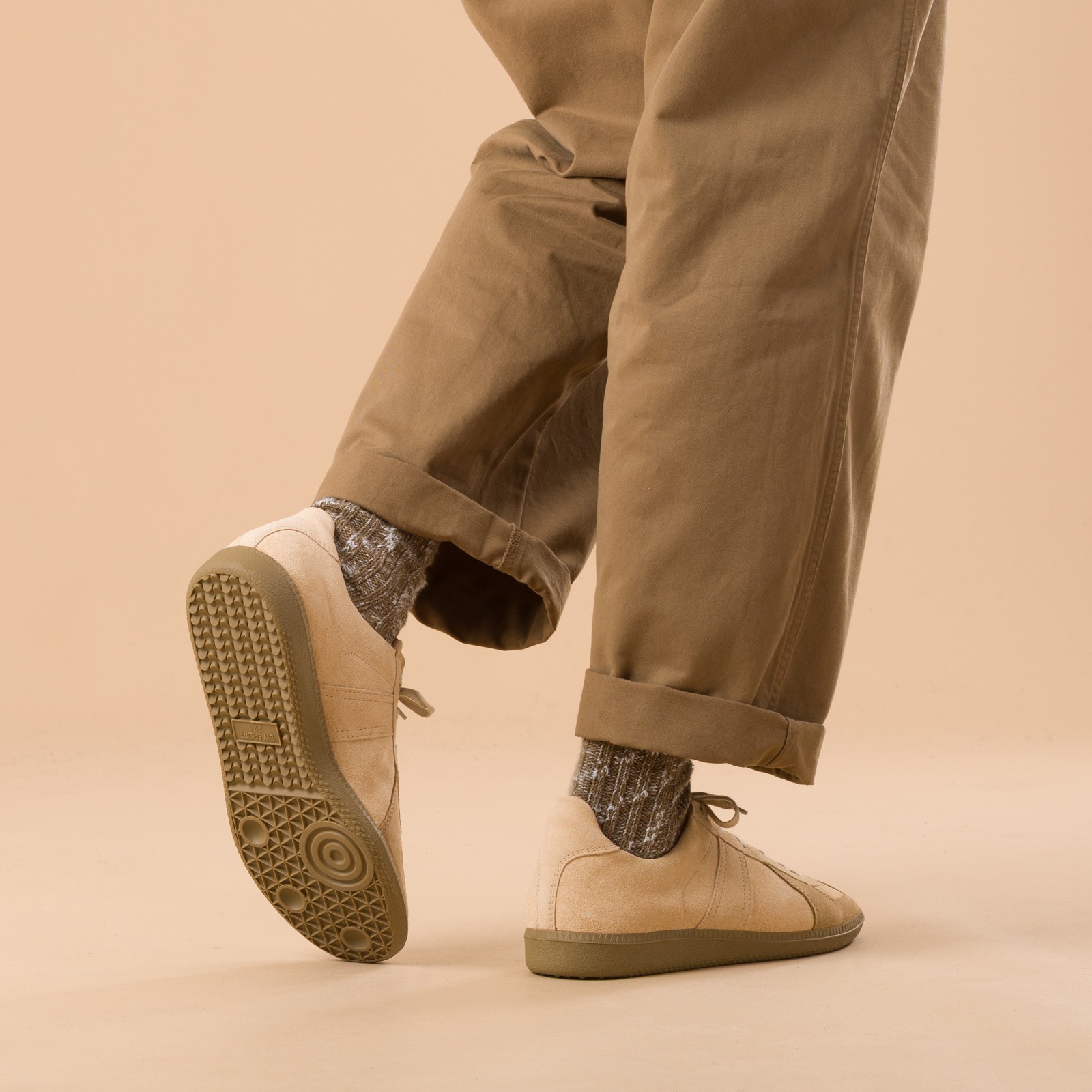 images flâneurs REPRODUCTION OF FOUND  German Military Trainer Beige Nubuck back