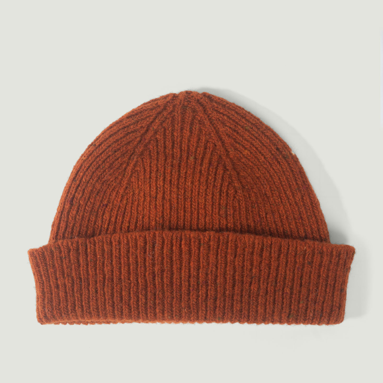 Vignettes flâneurs bonnet court Mackie en laine Ardara couleur Rust