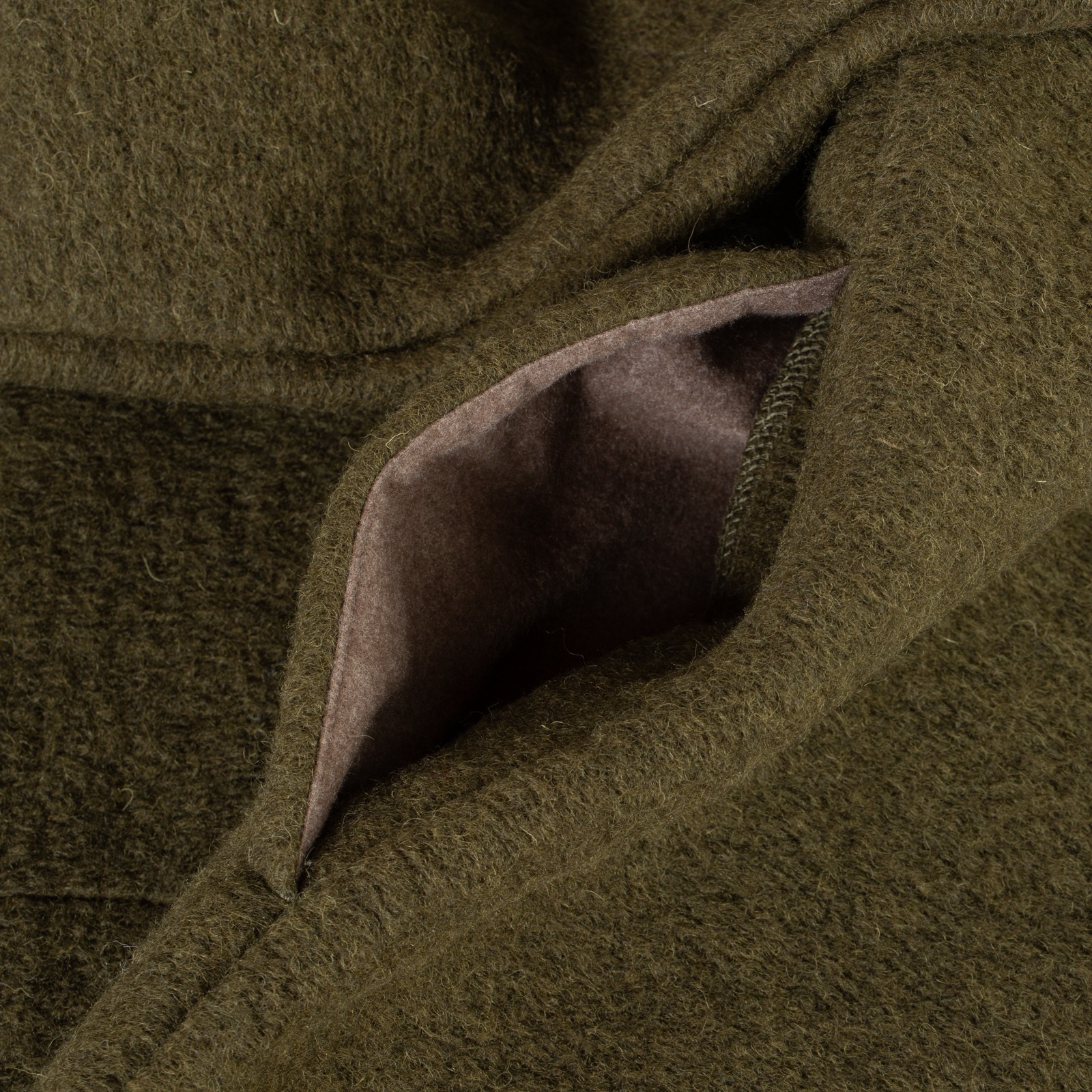 image flâneurs pull col polo Jackman Wool Himo Polo Olive poche