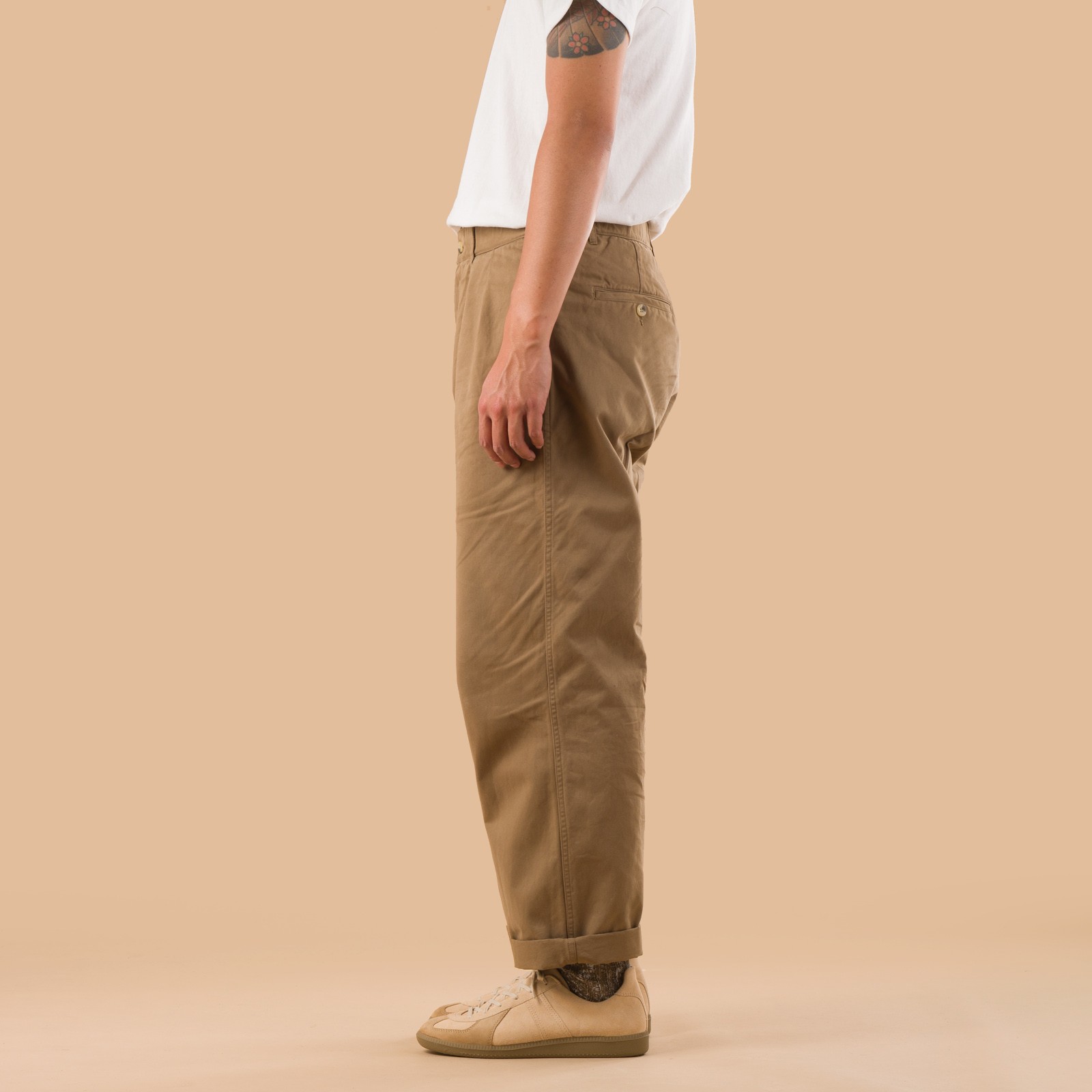 pantalon beige Sugar & Co image flâneurs porté de profil
