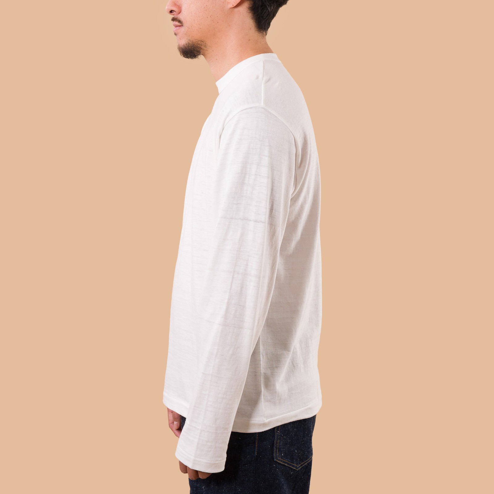 image flâneurs teeshirt manches longues WAREHOUSE & CO.  Lot. 5906 T-Shirt LS No Print Crew Off White de profil