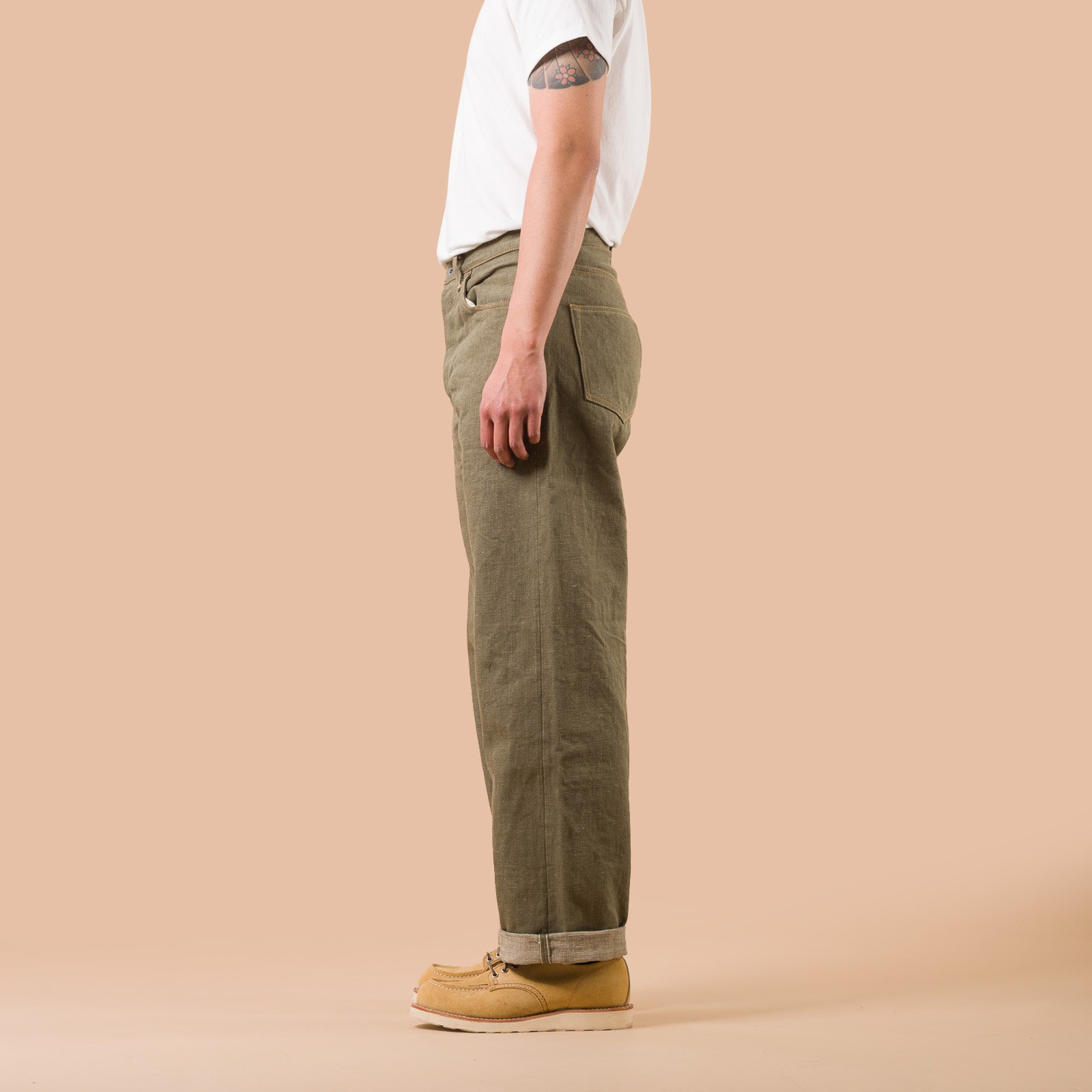 Image-Flâneurs_ONI DENIM / 822-18oz Super Wide Tapered Olive Drab Denim de profil