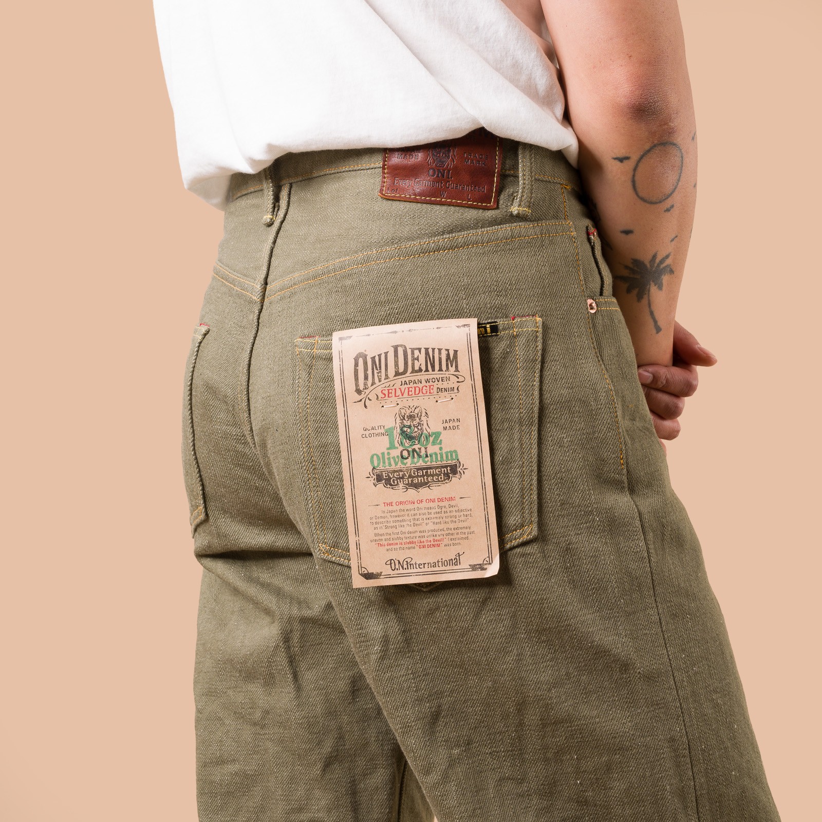 Image-Flâneurs_ONI DENIM / 822-18oz Super Wide Tapered Olive Drab Denim détail flasher