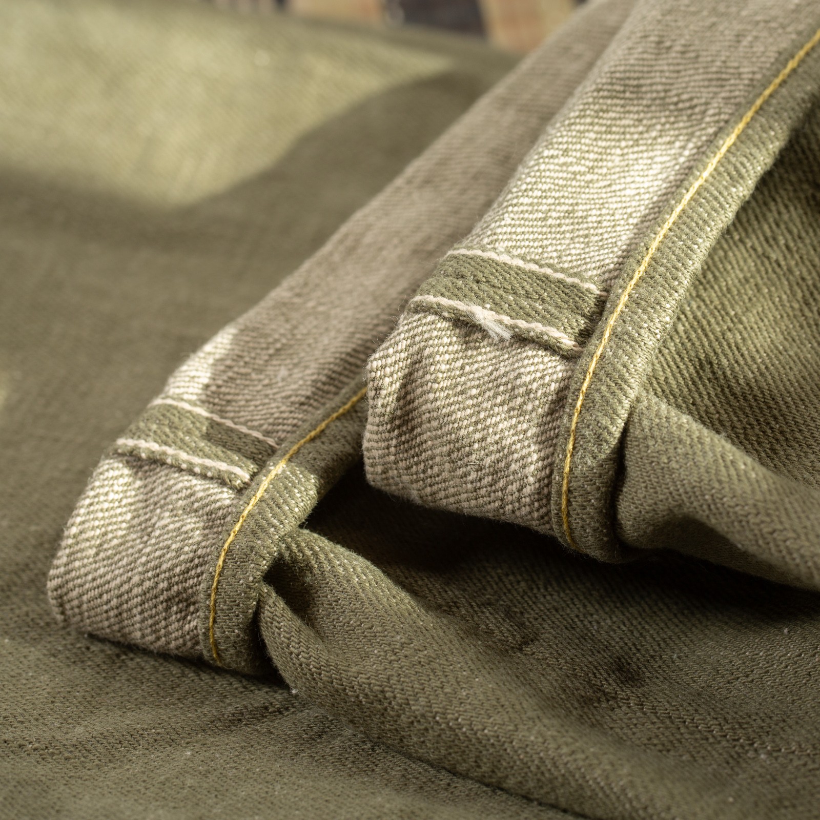 détail selvedge ID flaneurs ONI DENIM  822-18oz Super Wide Tapered Olive Drab Denim