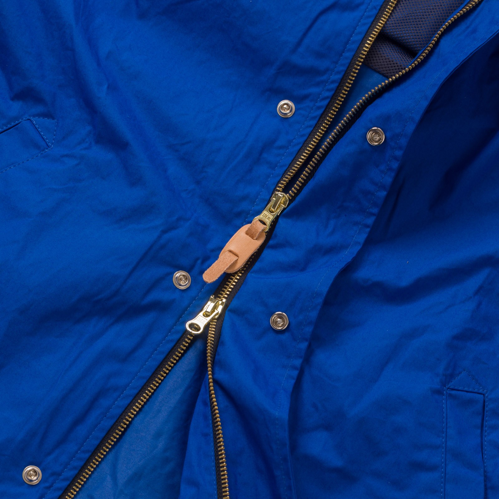 flaneurs MANIFATTURA CECCARELLI  Shelter Jacket Cobalt détail double zip
