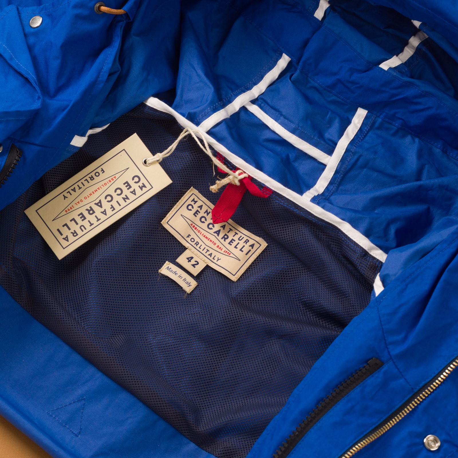 flaneurs MANIFATTURA CECCARELLI  Shelter Jacket Cobalt inside