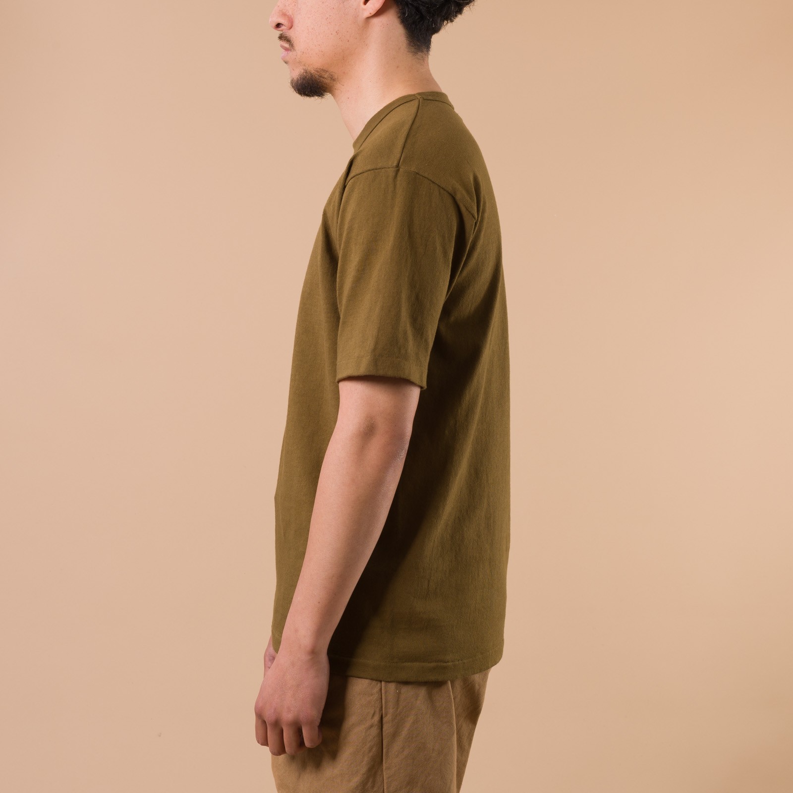 image porté flaneurs DUBBLE WORKS Heavyweight Short Sleeve Tee Khaki profil