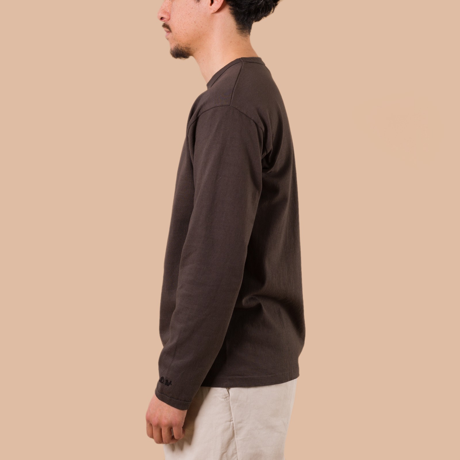 image porté profil DUBBLE WORKS  Heavyweight Long Sleeve Tee Sumikuro (3)