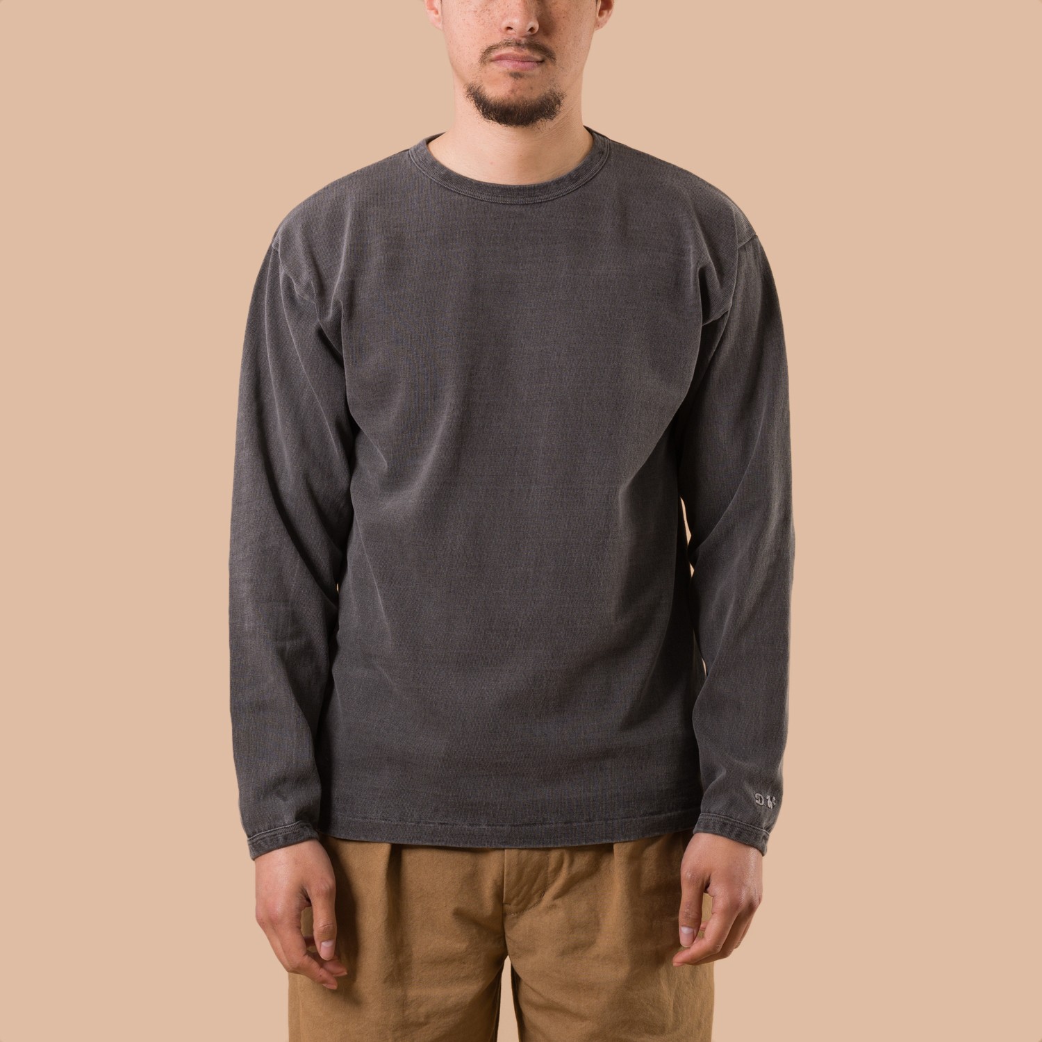 image porté face DUBBLE WORKS  Heavyweight Long Sleeve Tee pigment Sumikuro