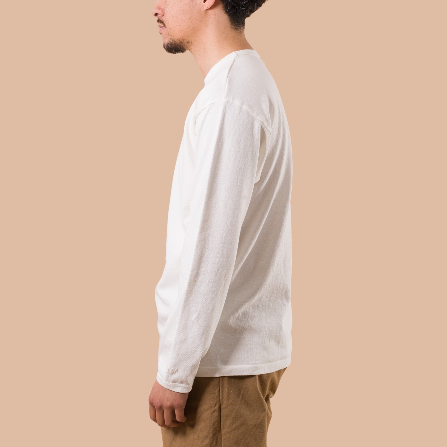 image porté flaneurs DUBBLE WORKS Heavyweight Long Sleeve Tee Off White profil