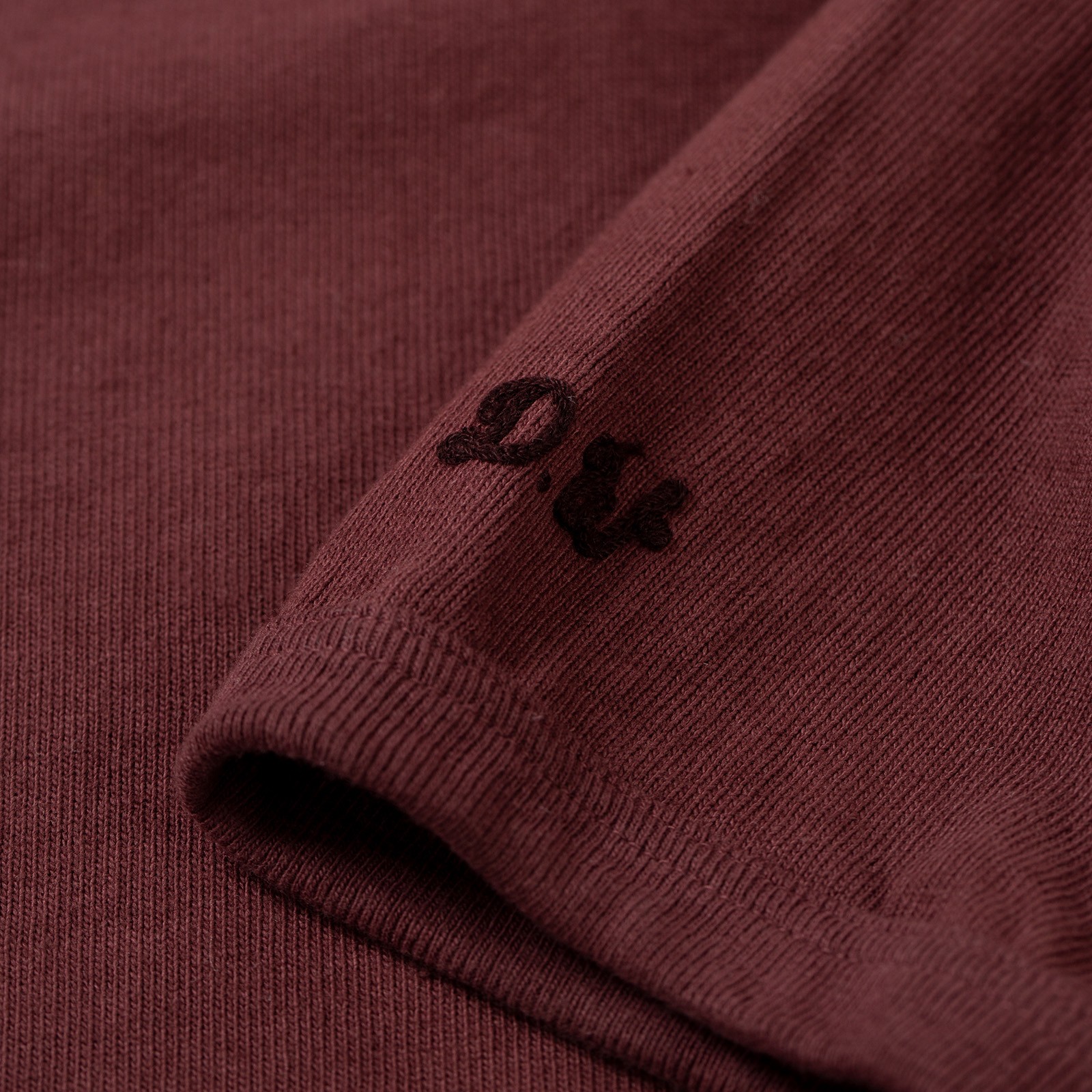 detail manche flaneurs DUBBLE WORKS Heavyweight Long Sleeve Tee bordeaux