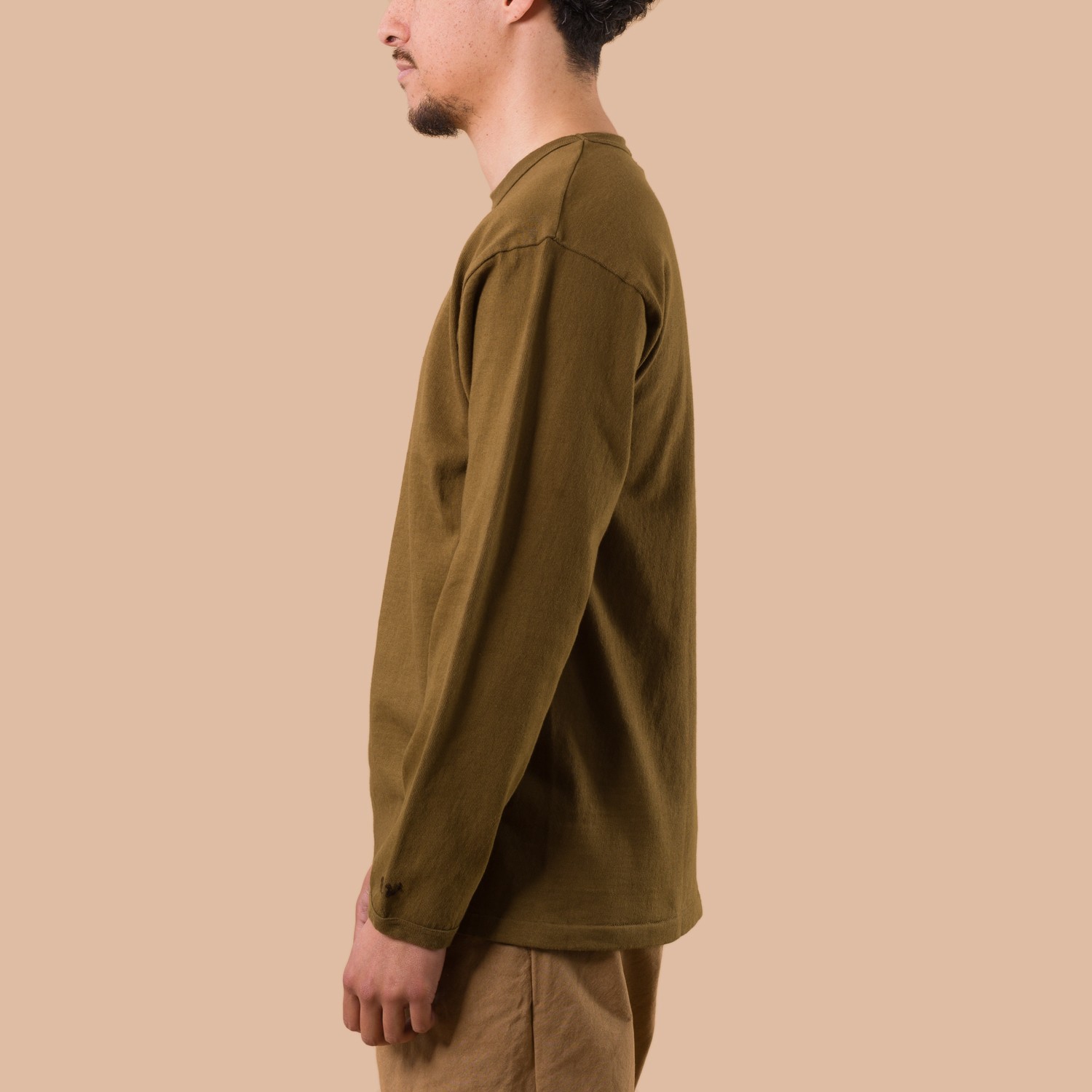 image porté profil DUBBLE WORKS  Heavyweight Long Sleeve Tee khaki