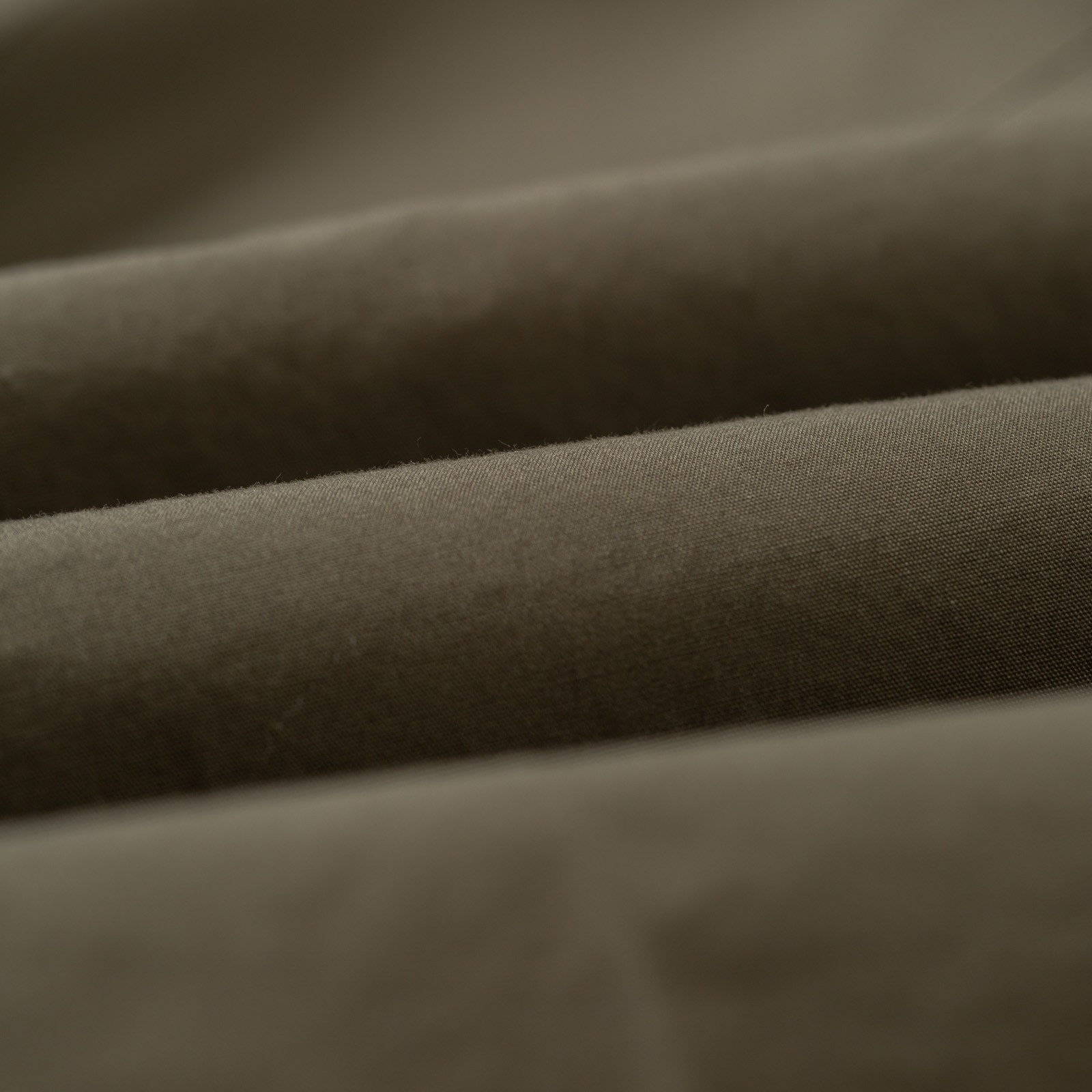 image detail matiere flaneurs chemise olive Beams Plus Japan porté de face (1)