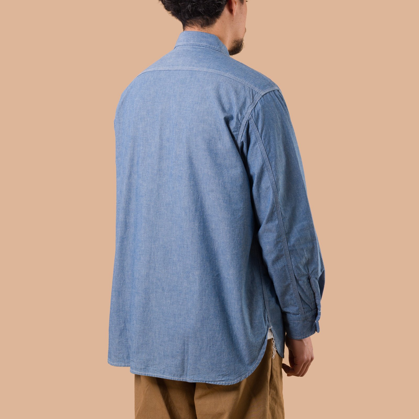 image portée de dos flaneurs chemise workshirt chambray sax Beams Plus Japan