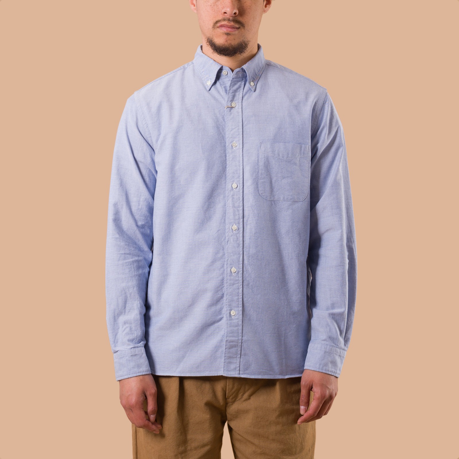 image portée de face flaneurs chemise oxford bleu ciel Beams Plus Japan