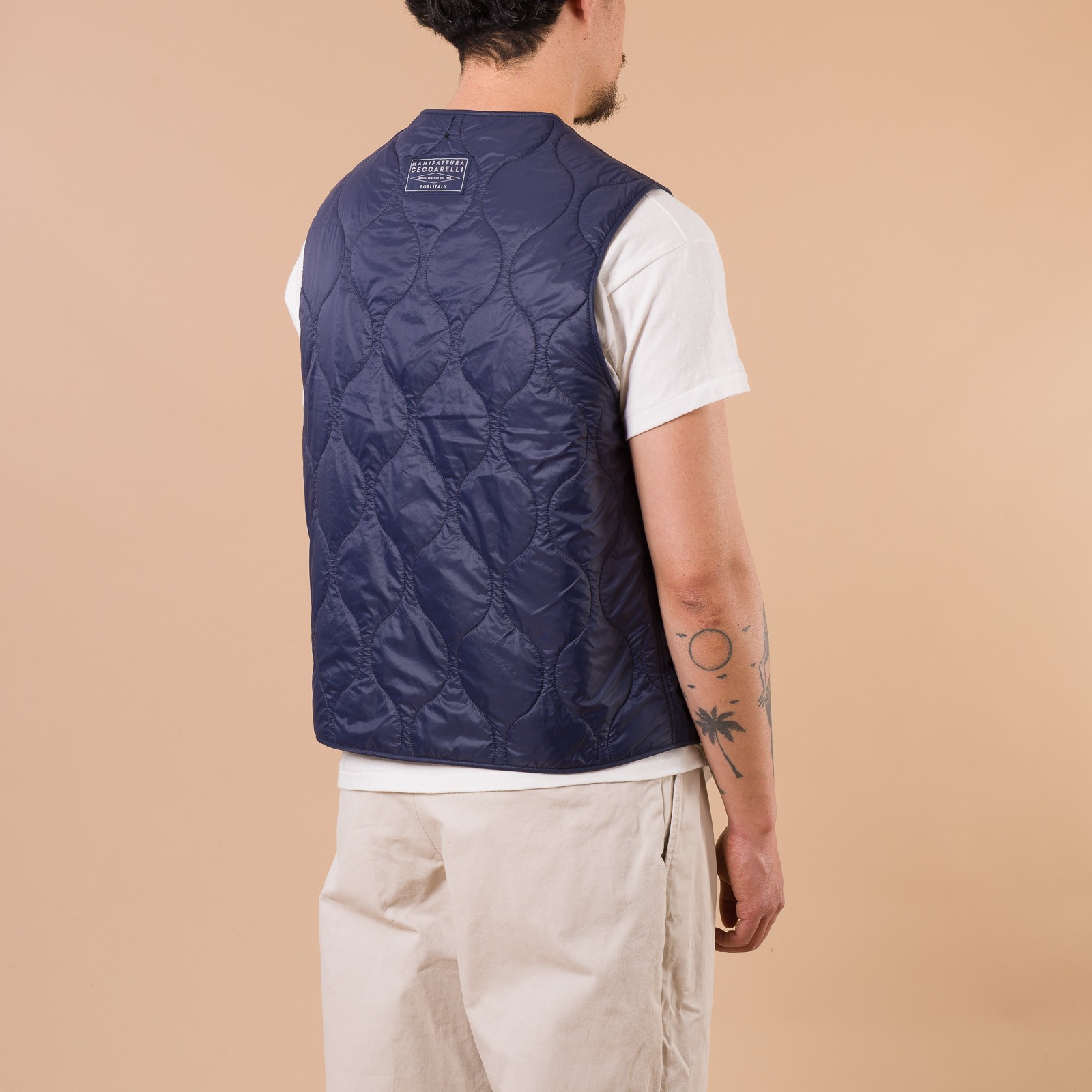 Image-Flâneurs_MANIFATTURA CECCARELLI / All Season Vest navy de dos