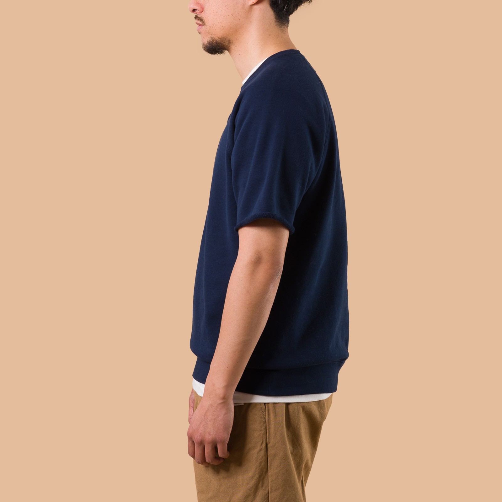 Image-Flâneurs_BEAMS PLUS / Sweat Short Sleeve Cut-Off Navy de profil