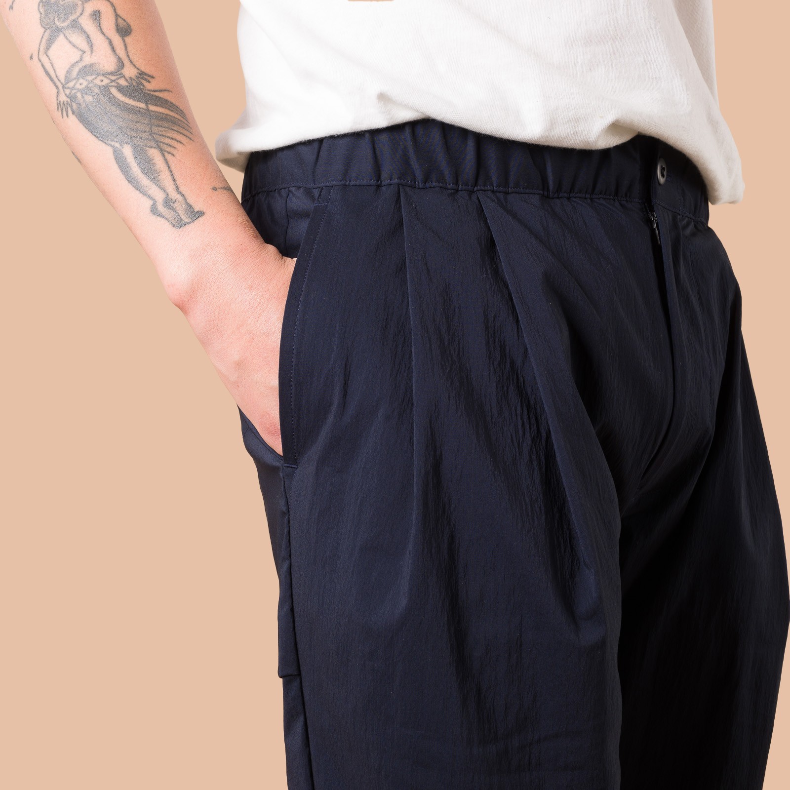 Image-Flâneurs_JACKMAN /Crepe Umps Trousers Dark Navy_détail poche