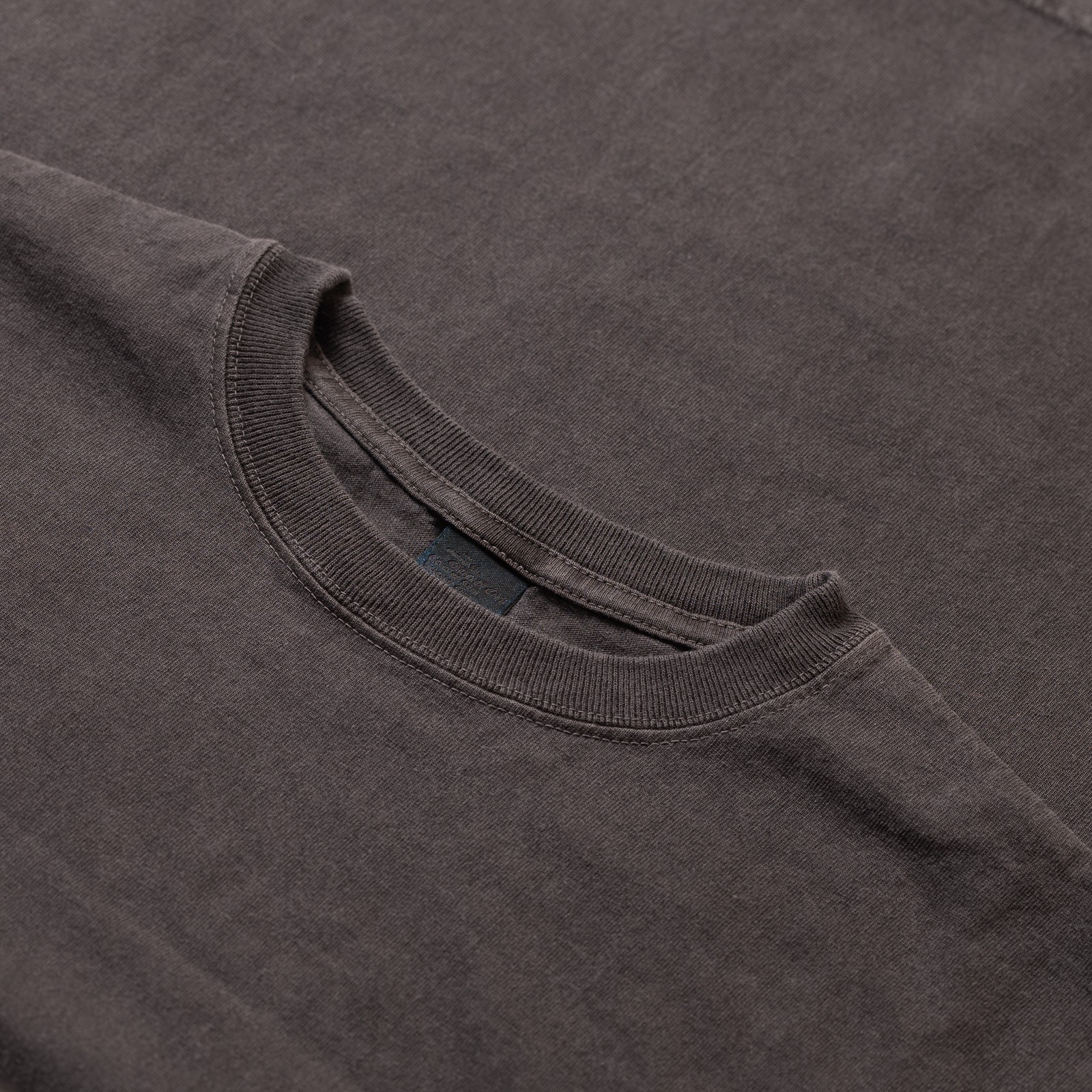 Image-Flâneurs_GOOD ON / L/S Crew Tee p-black détail col