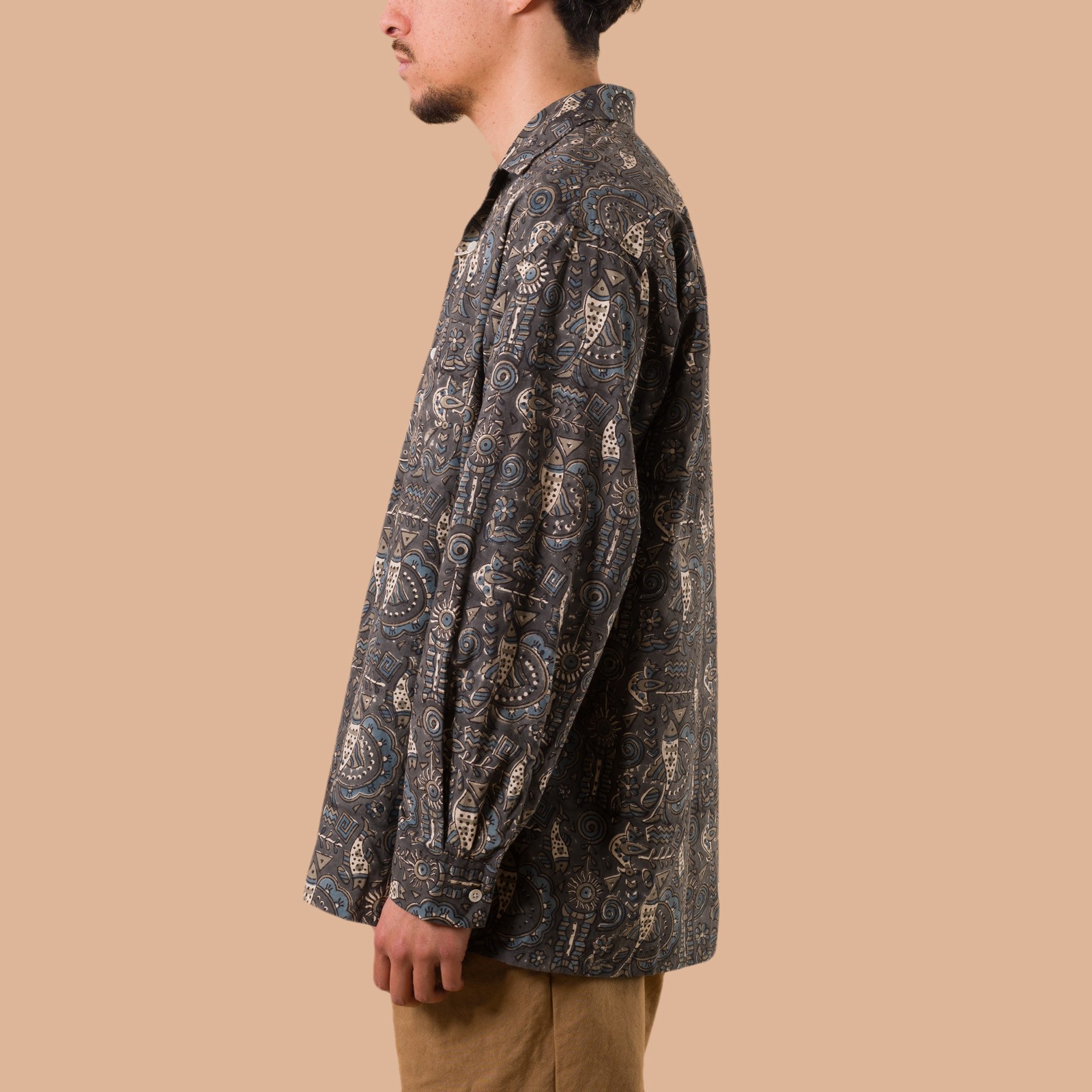 image flaneurs chemise Beams plus Open Collar Shirt Block Print Navy de profil