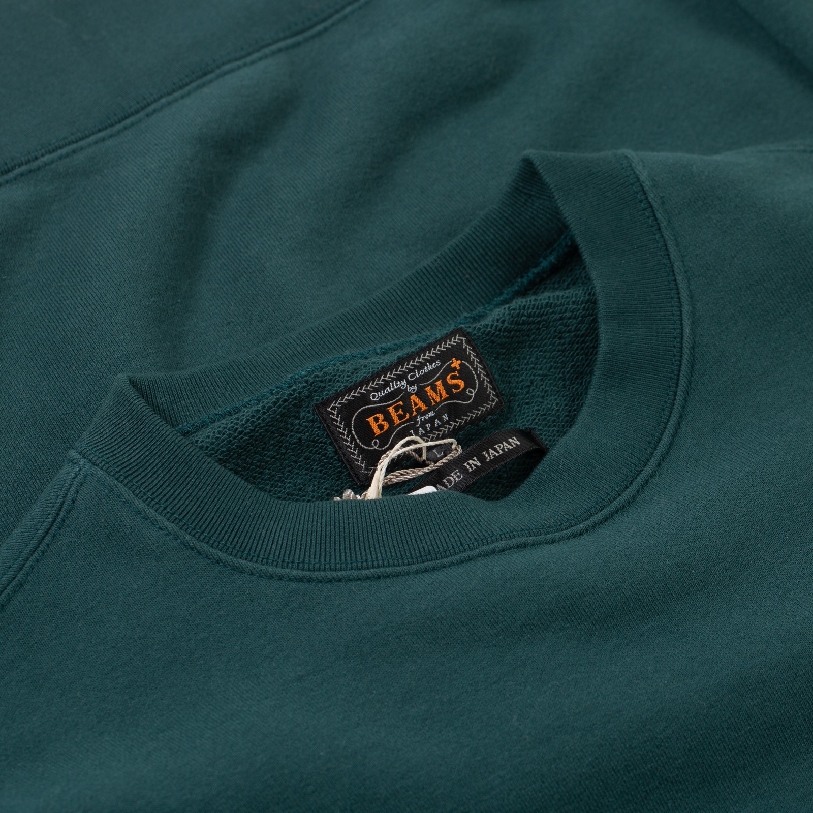 détail col flaneurs  BEAMS PLUS crewneck sweatshirt dark green (2)