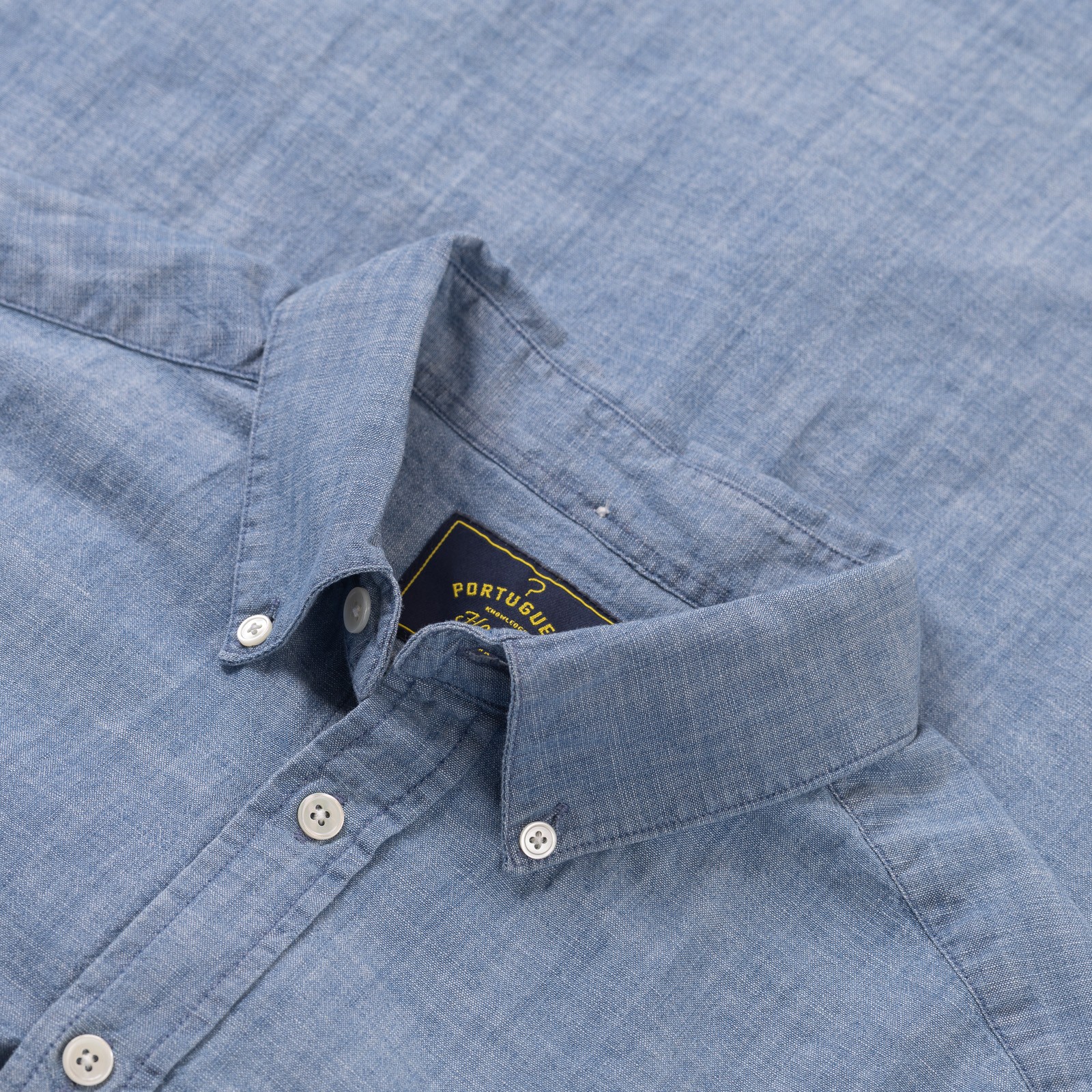 Image-Flâneurs PORTUGUESE FLANNEL / Chambray Shirt détail col