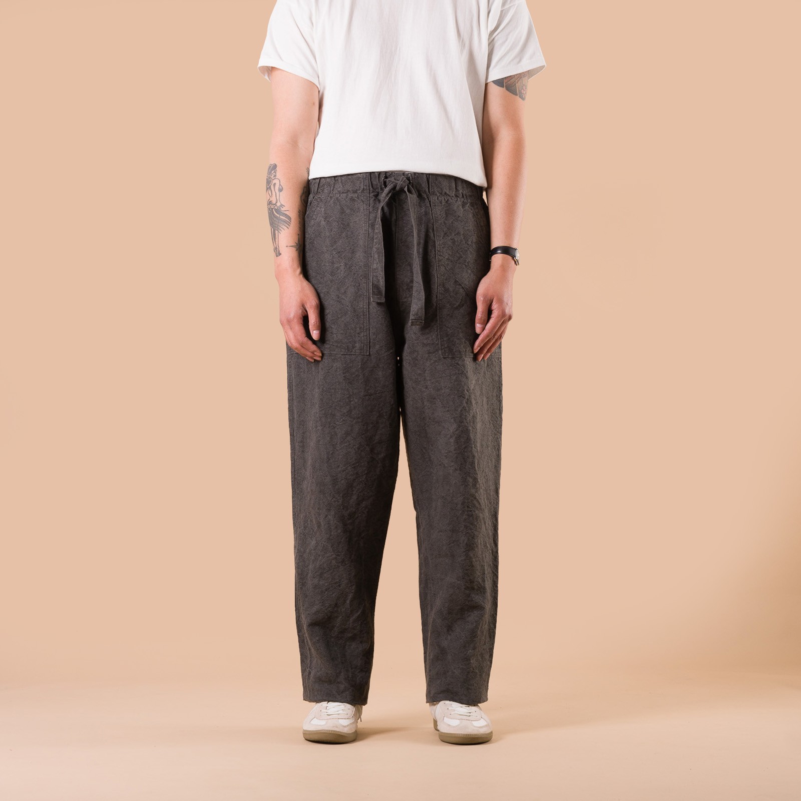 image flâneurs SEUVAS / Washi Relaxed Pants Dark Charcoal de face