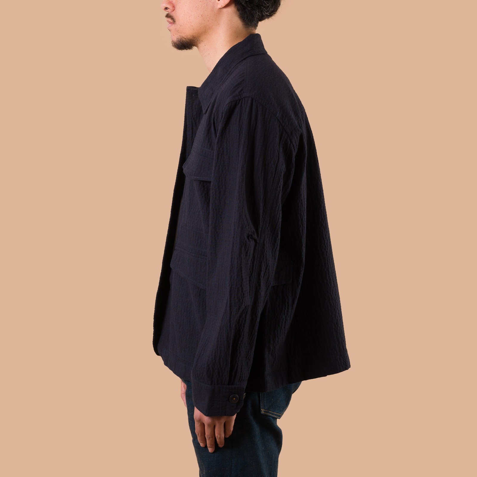 image flâneurs UNIVERSAL WORKS / Duty Jacket Ospina Cotton Dark Navy de profil